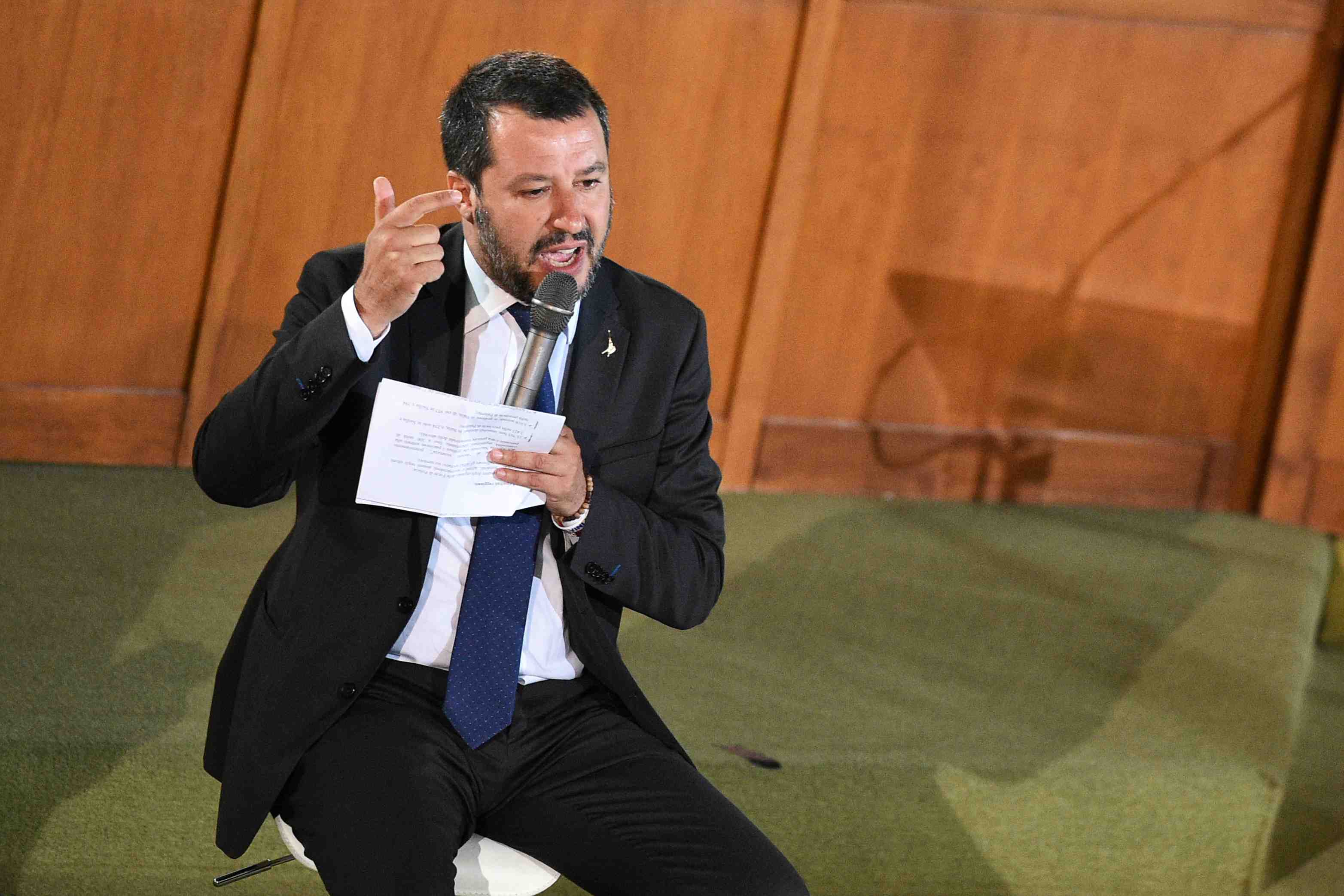 Salvini veut changer les regles de l'ue pour ne pas les violer