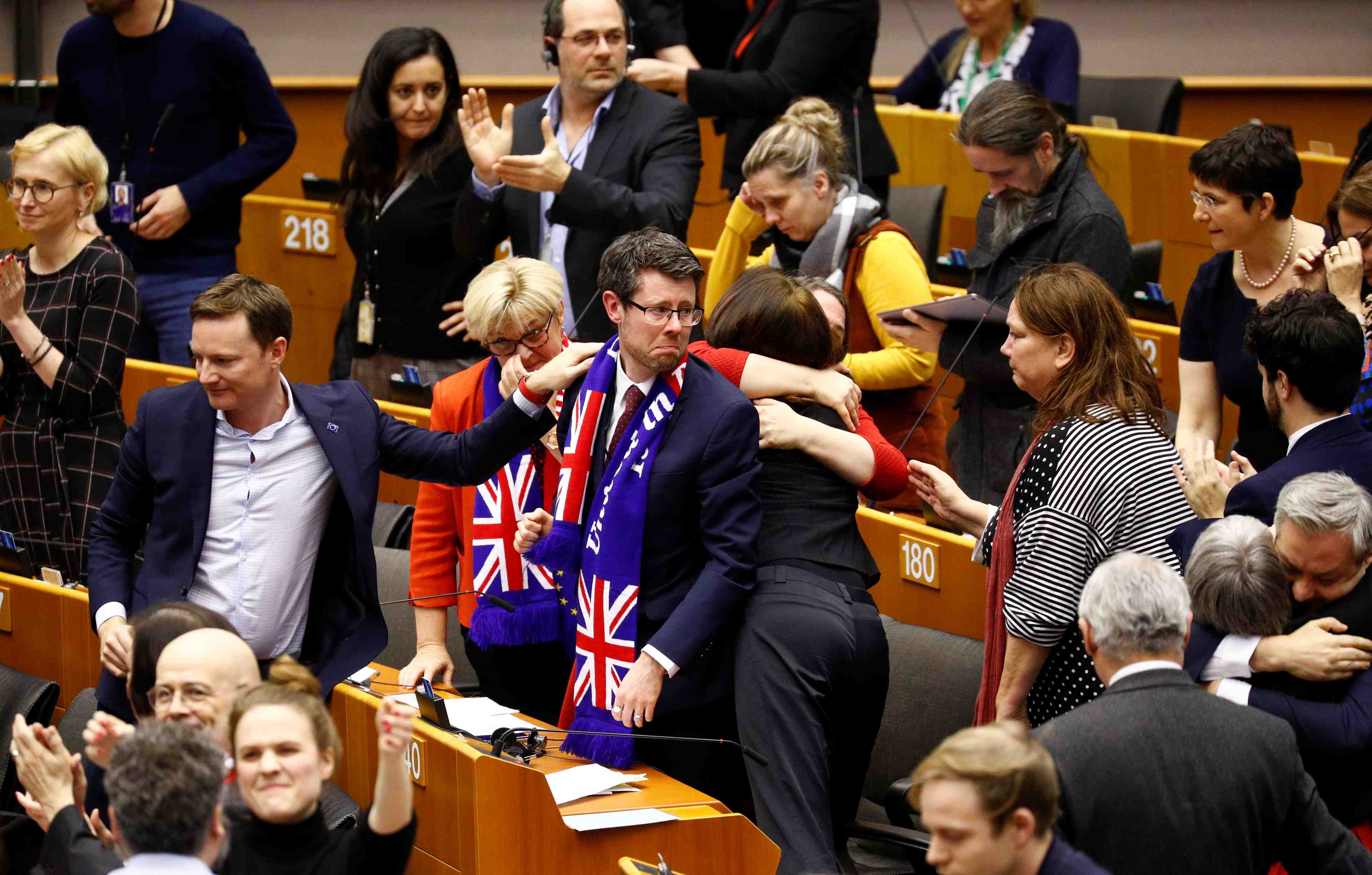 Brexit: le parlement europeen donne son feu vert definitif a l'accord de brexit
