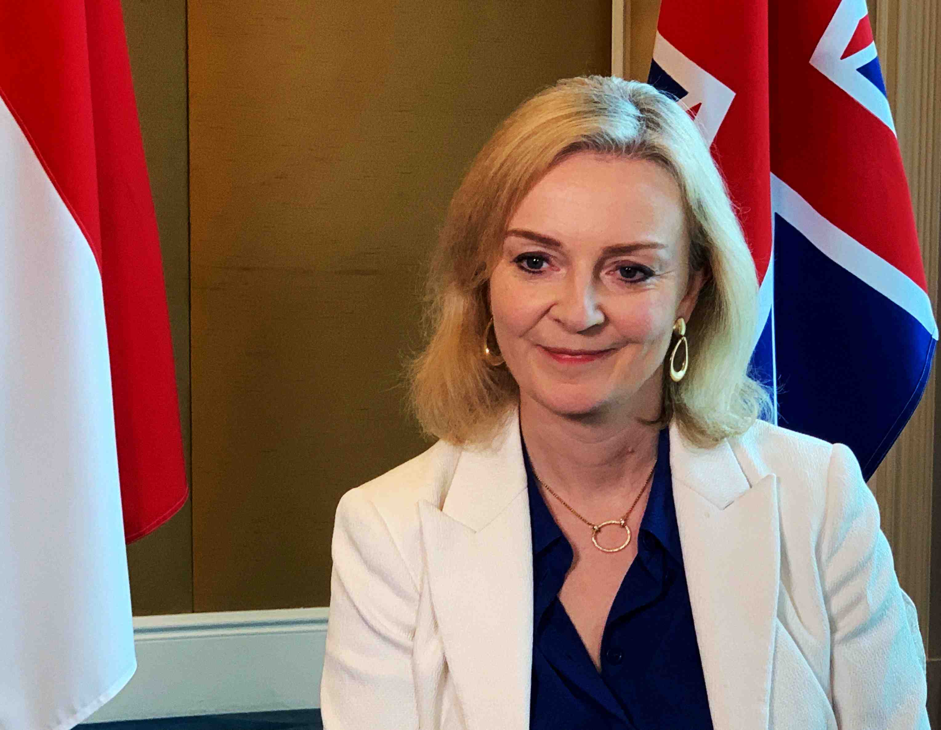 L'occident fera front contre la "dictature", dit londres a moscou et pekin