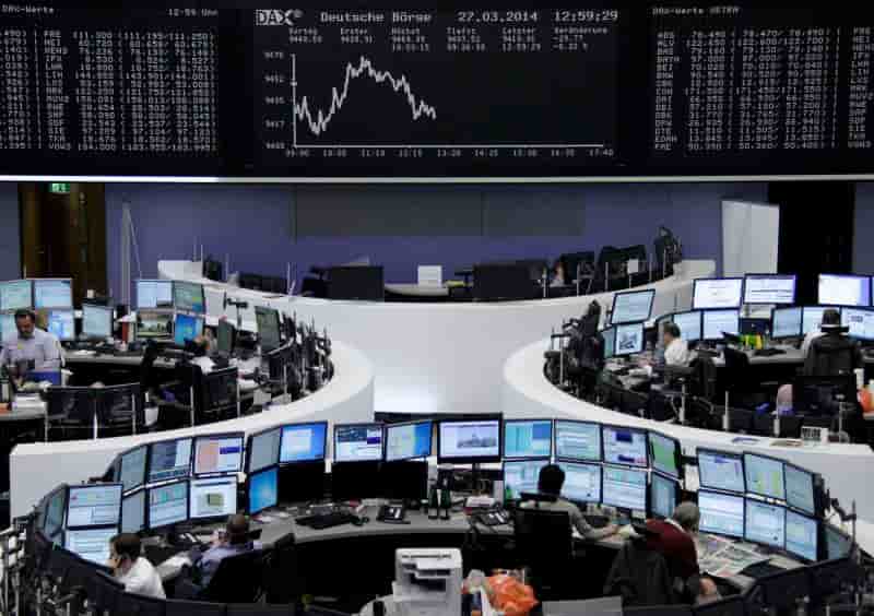 Les Bourses européennes réduisent leurs pertes à la mi-séance