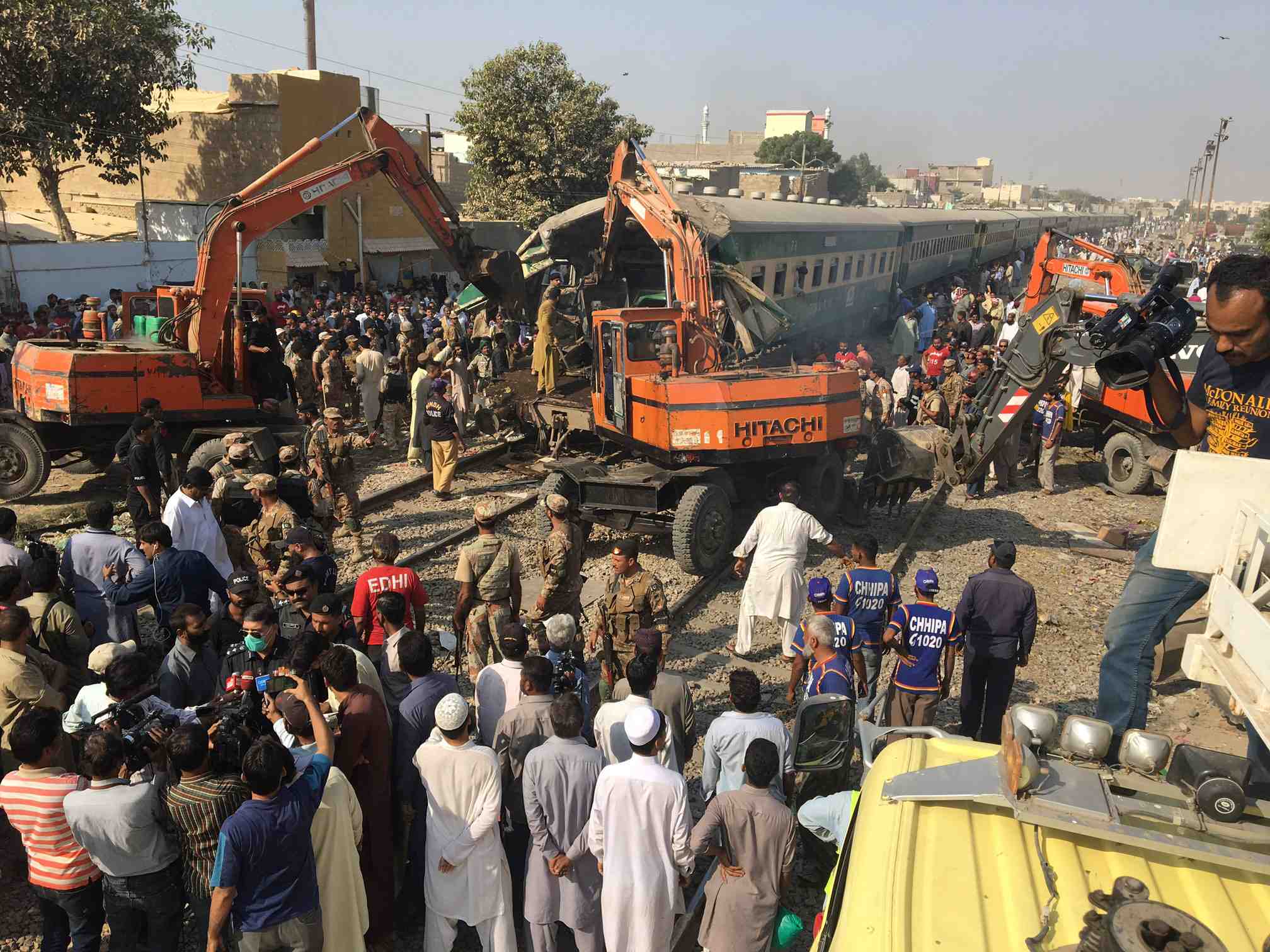 Au moins 16 morts dans un accident de train au pakistan
