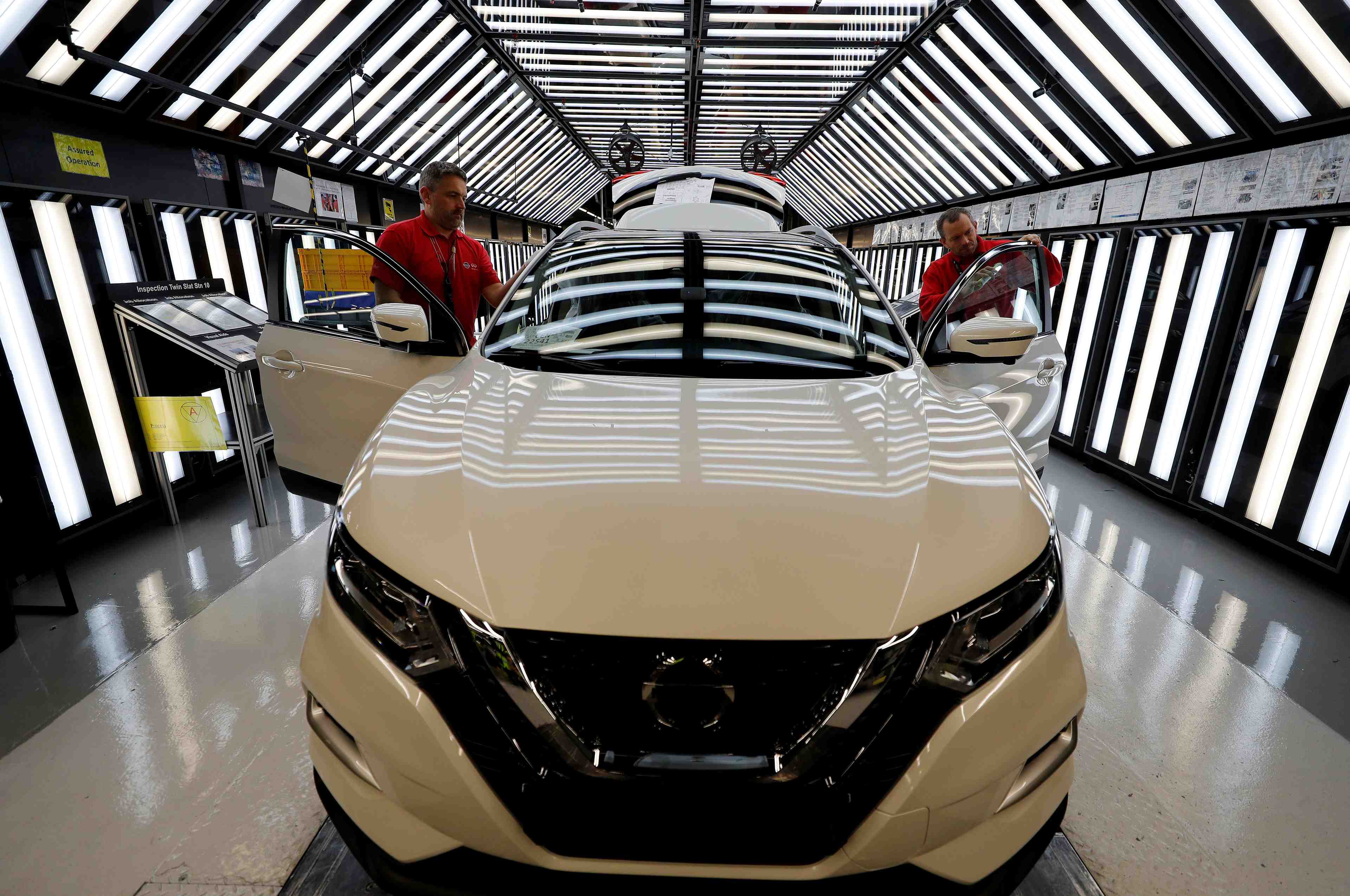 Nissan suspend la production sur son site anglais de sunderland