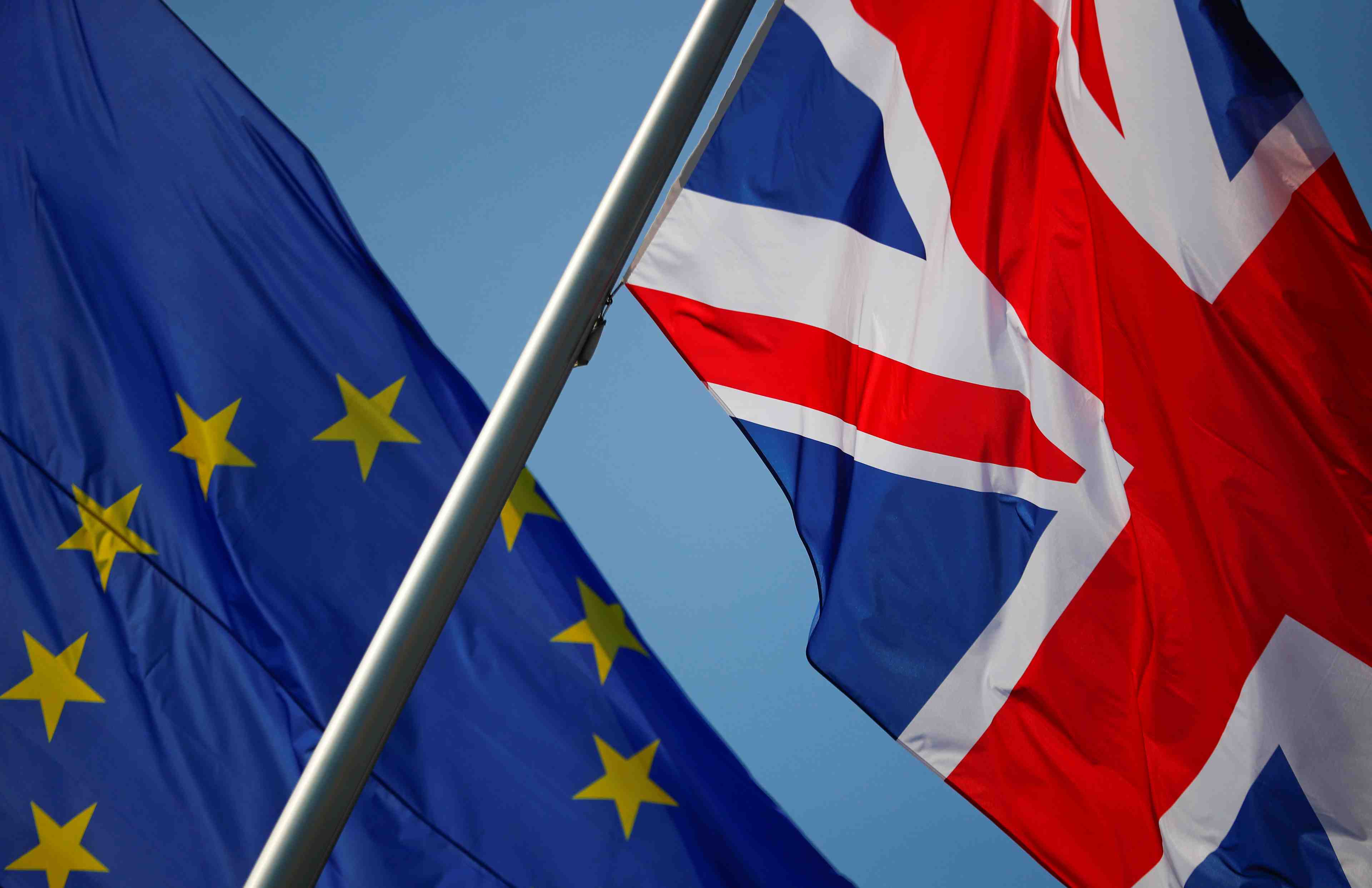Brexit: l'ue prete a reporter sa decision sur la compensation en euro