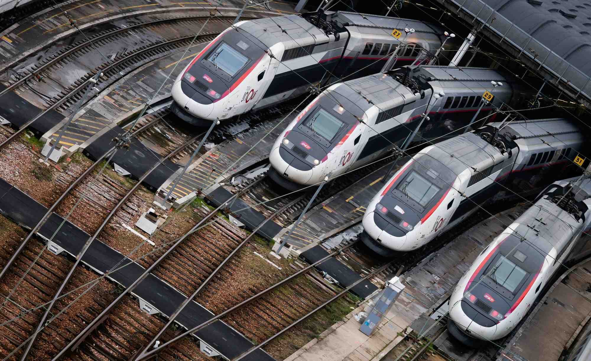 La sncf commande 15 tgv supplementaires a alstom pour €590 mlns