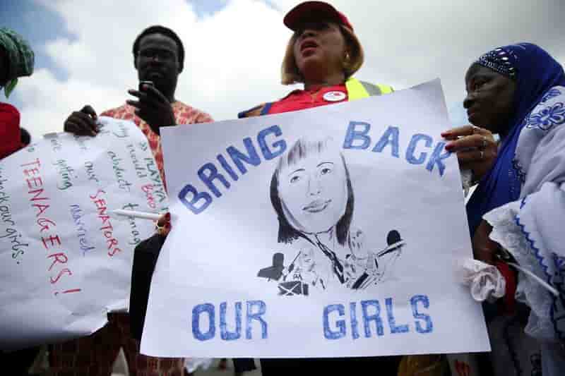 Manifestations au Nigeria pour les lycéennes enlevées
