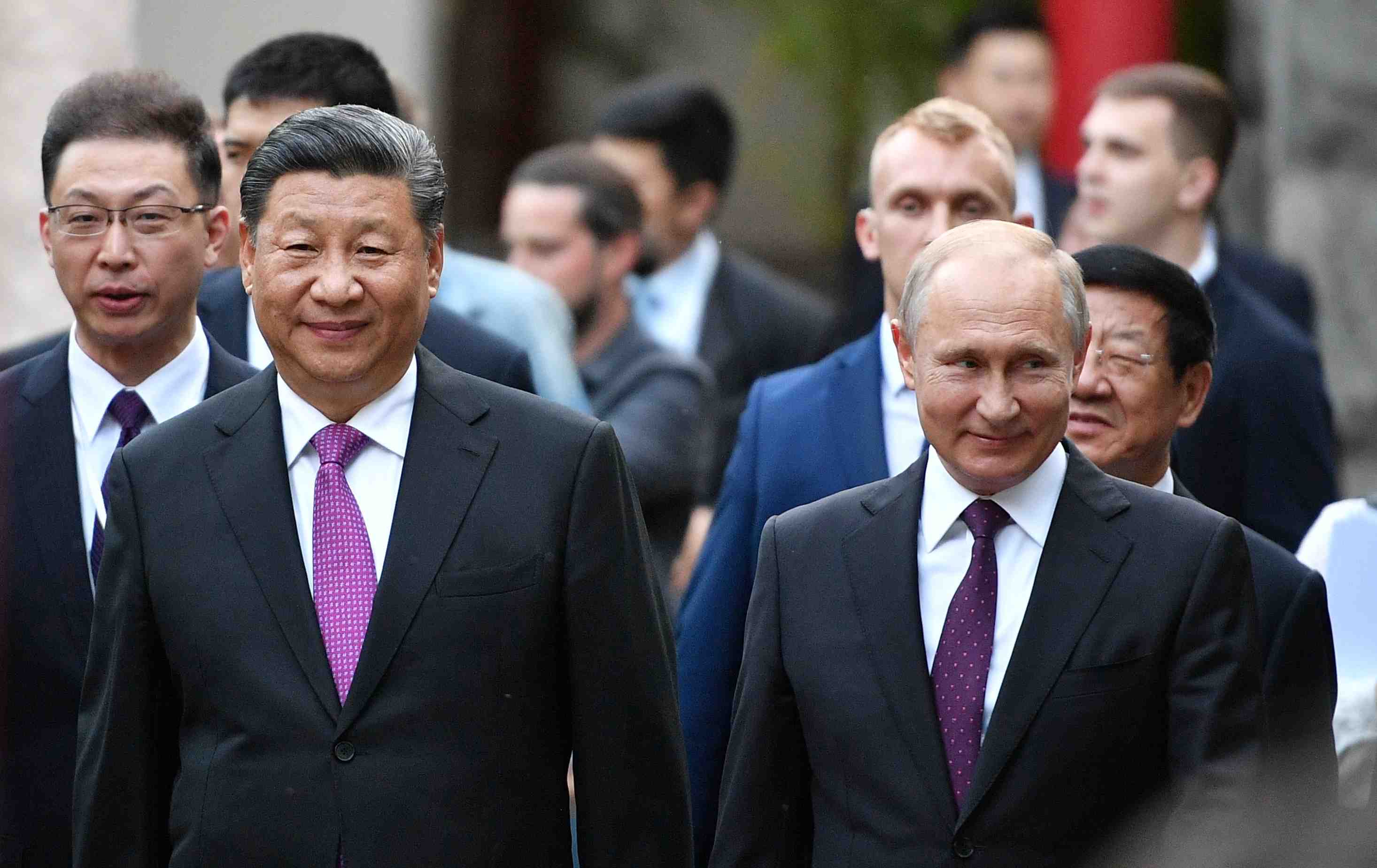 A moscou, xi jinping salue vladimir poutine, son meilleur ami