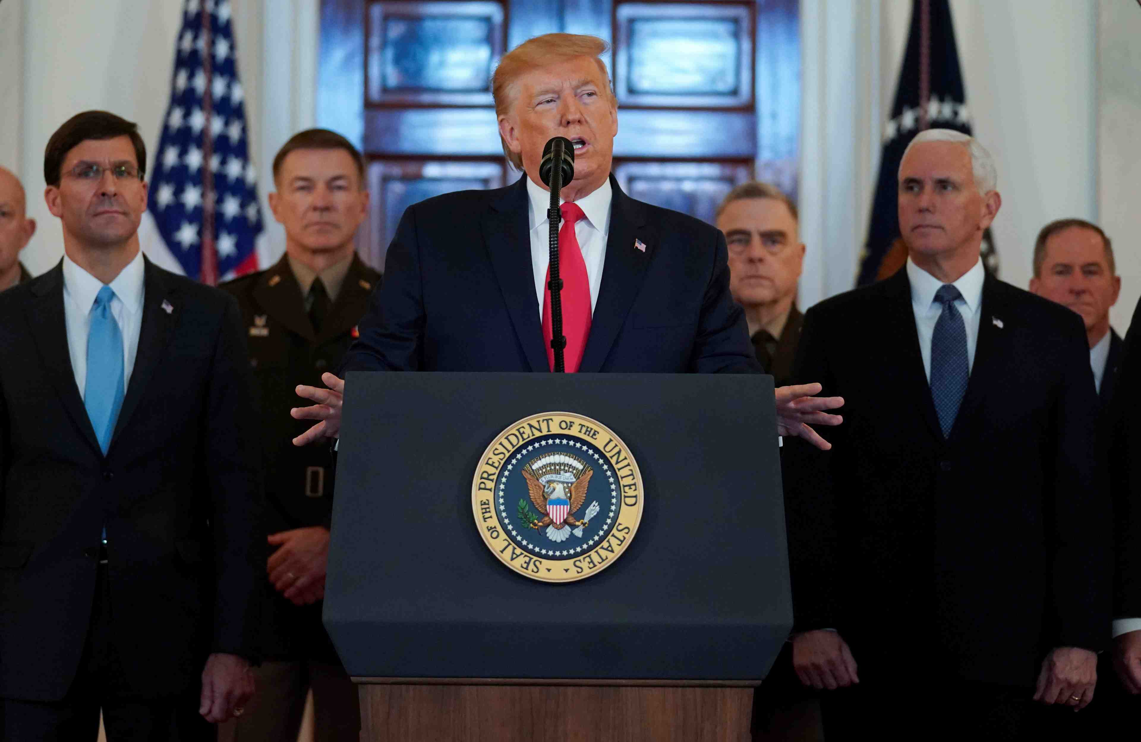"aucune victime n'est a deplorer", assure trump apres les tirs iraniens