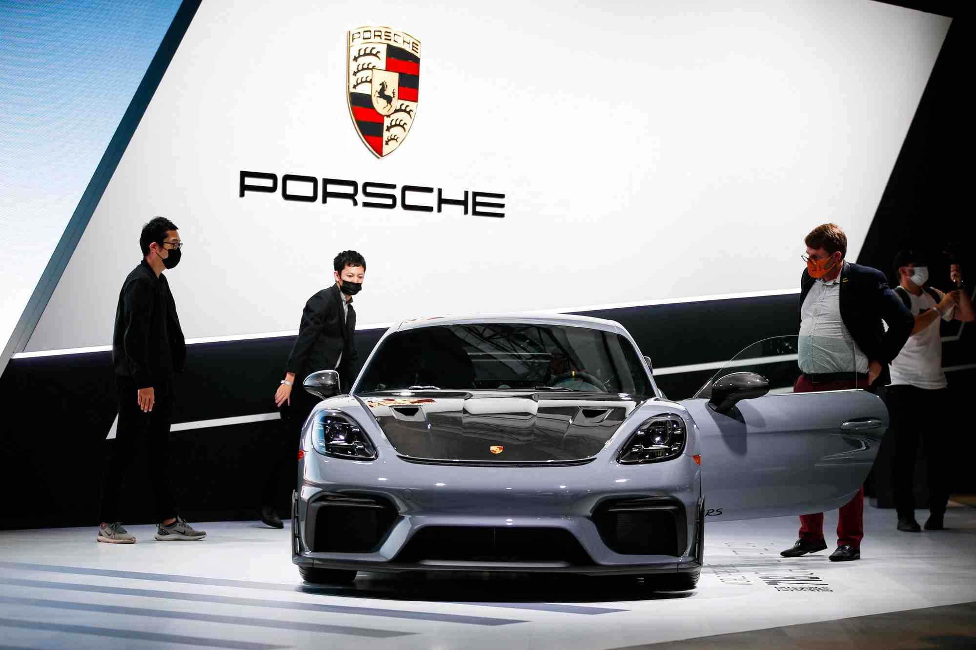 Volkswagen devrait approuver le projet d'introduction en bourse de porsche, selon une source
