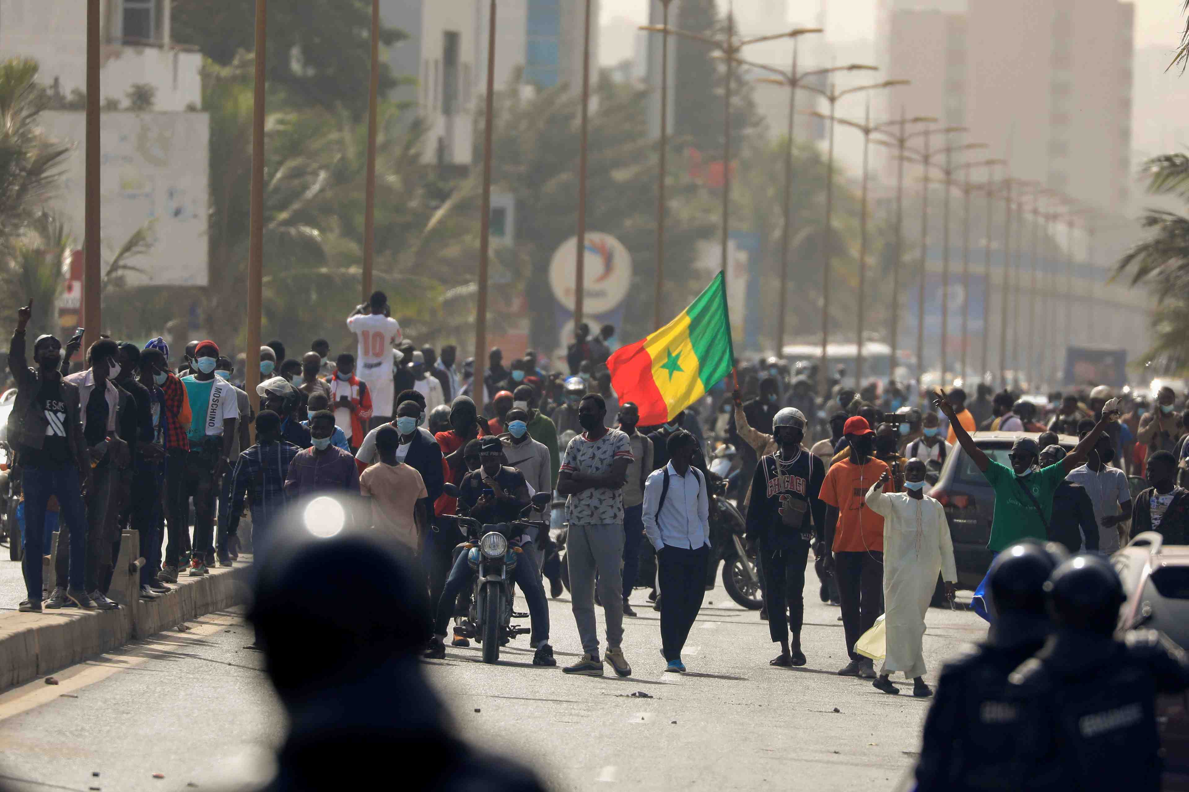 Senegal: le leader de l'opposition arrete alors que ses sympathisants manifestaient contre la police