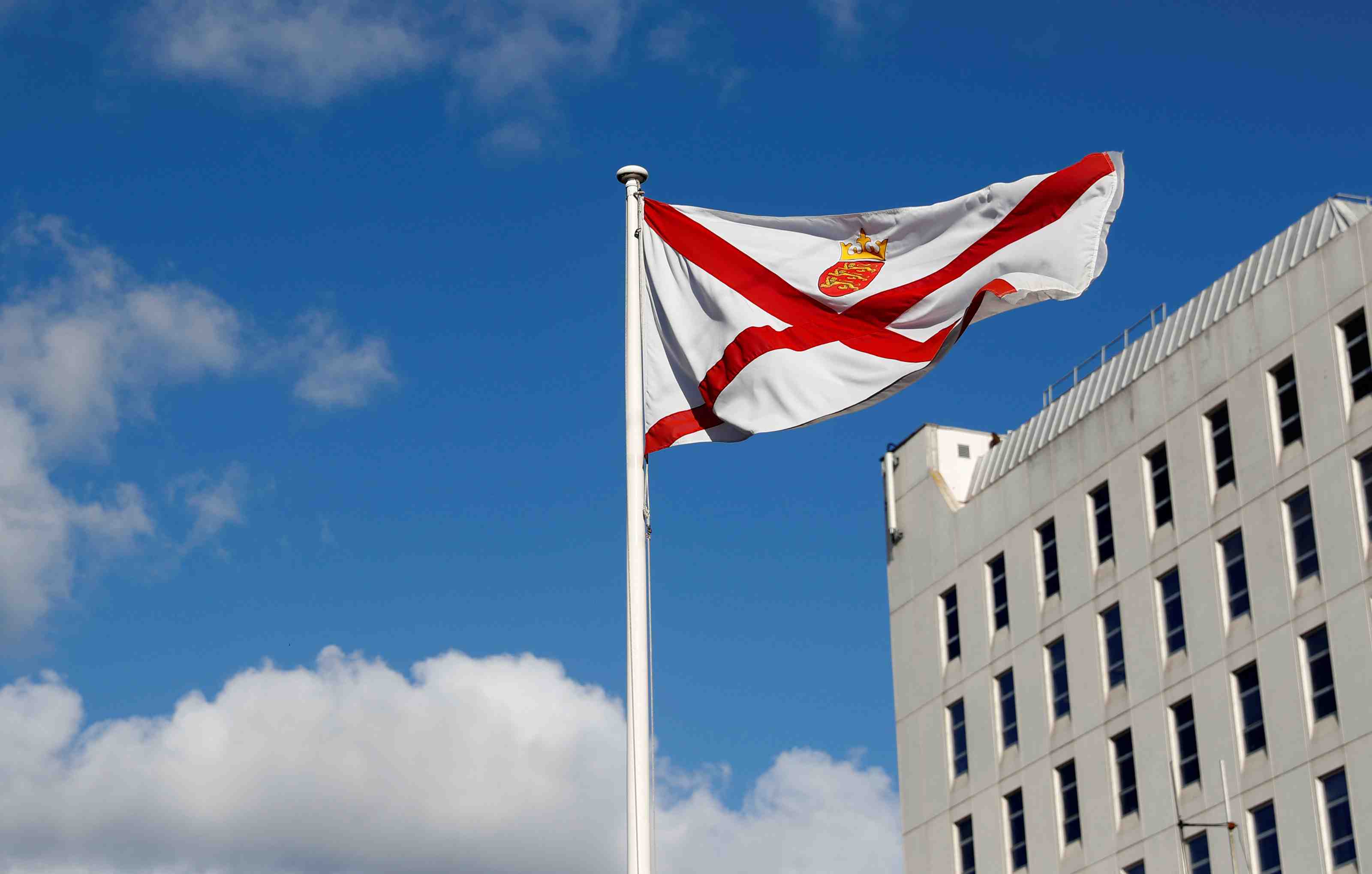 Jersey a propose a la france de reporter les restrictions, selon girardin