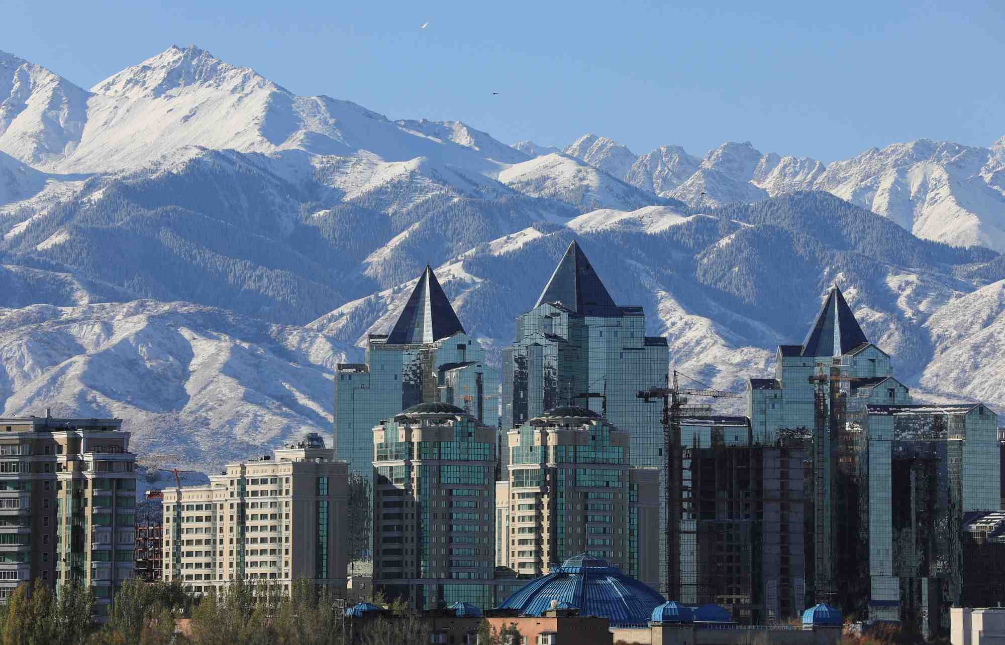 Vue de la ville d'almaty au kazakhstan