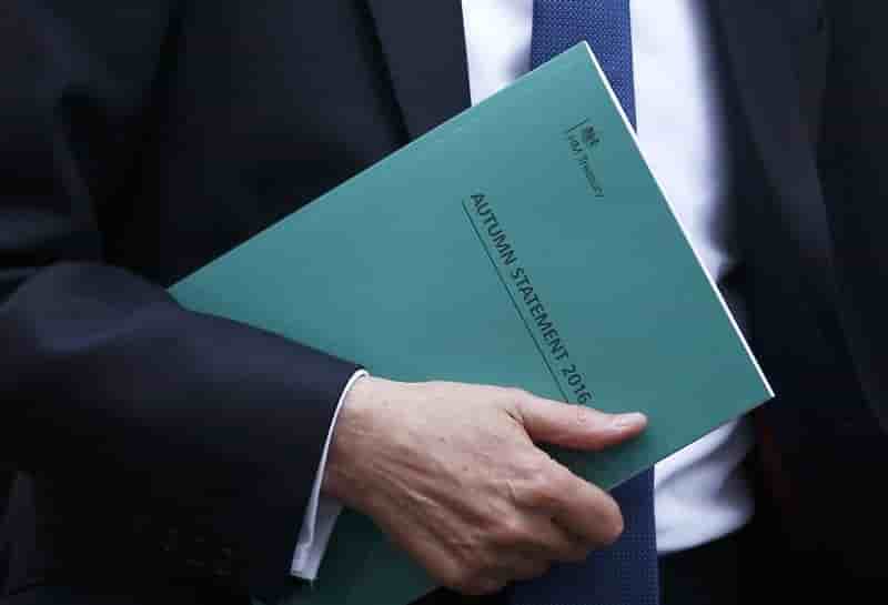 L'objectif de reduction du deficit en gb exclut les investissements