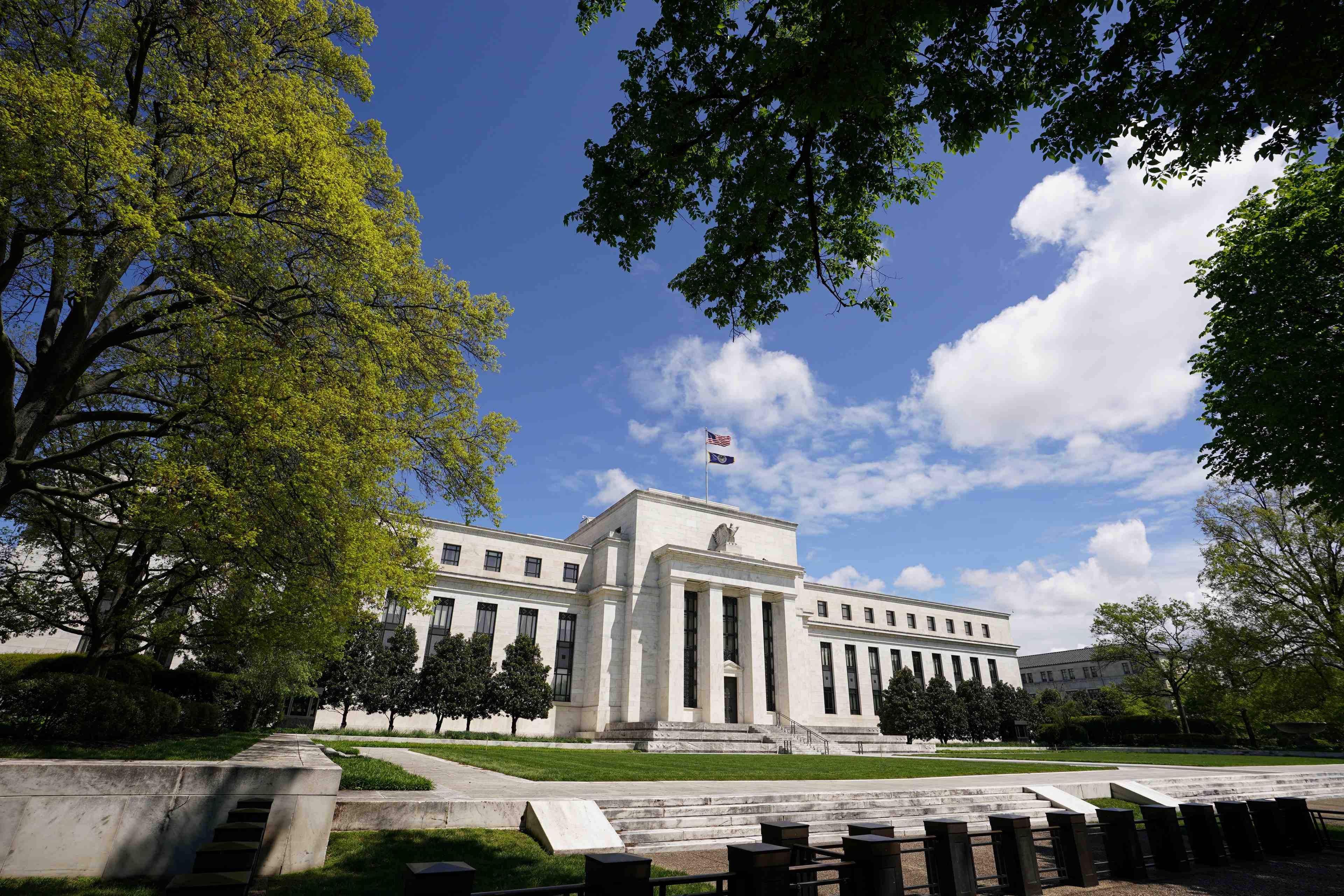 La fed declare que la reprise de l'economie reste en bonne voie