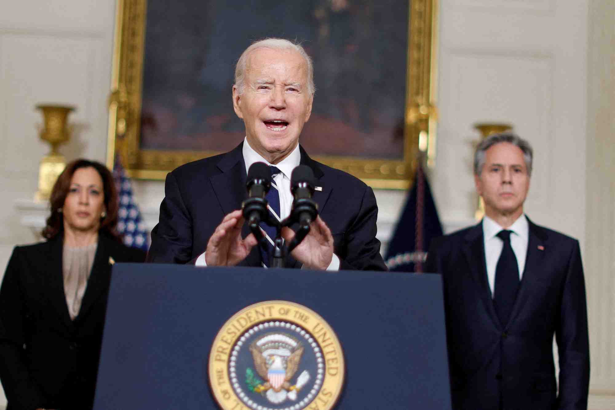 Joe Biden a pris la parole mercredi et a pris soin de s'entourer de Kamala Harris et d'Antony Blinken.