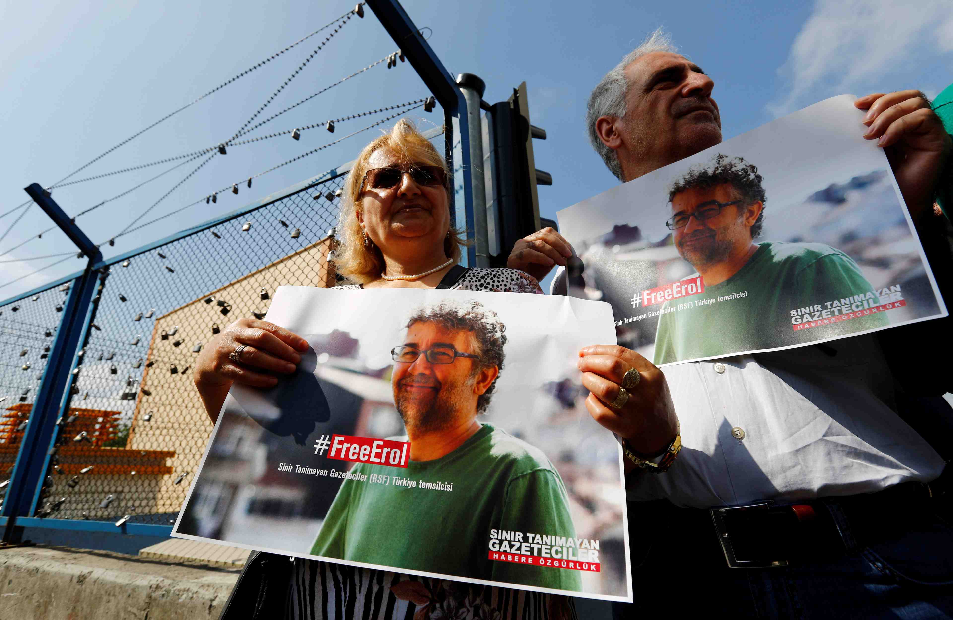 Le representant de reporters sans frontieres en turquie acquitte