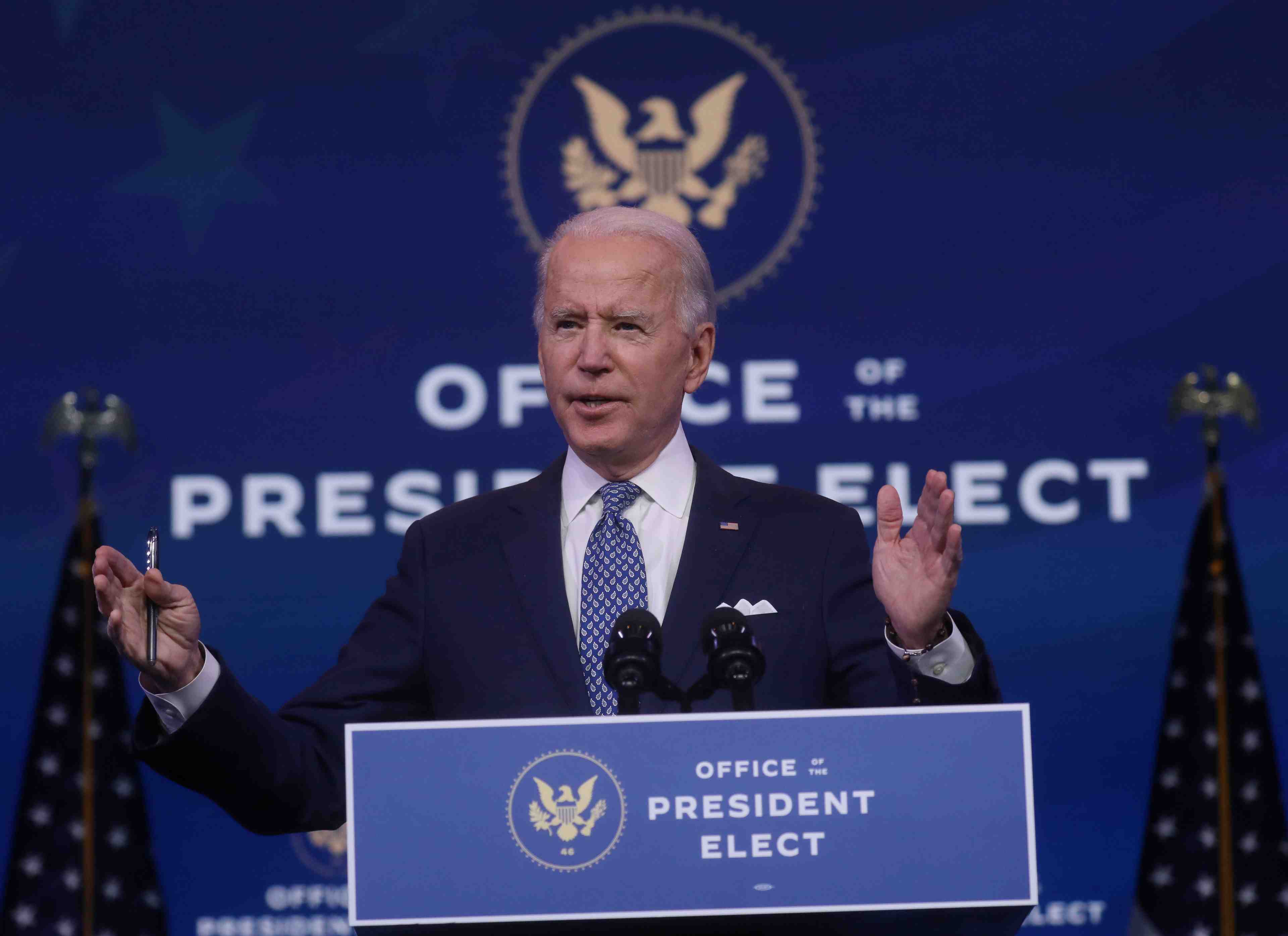 Joe biden choisit miguel cardona comme secretaire a l'education