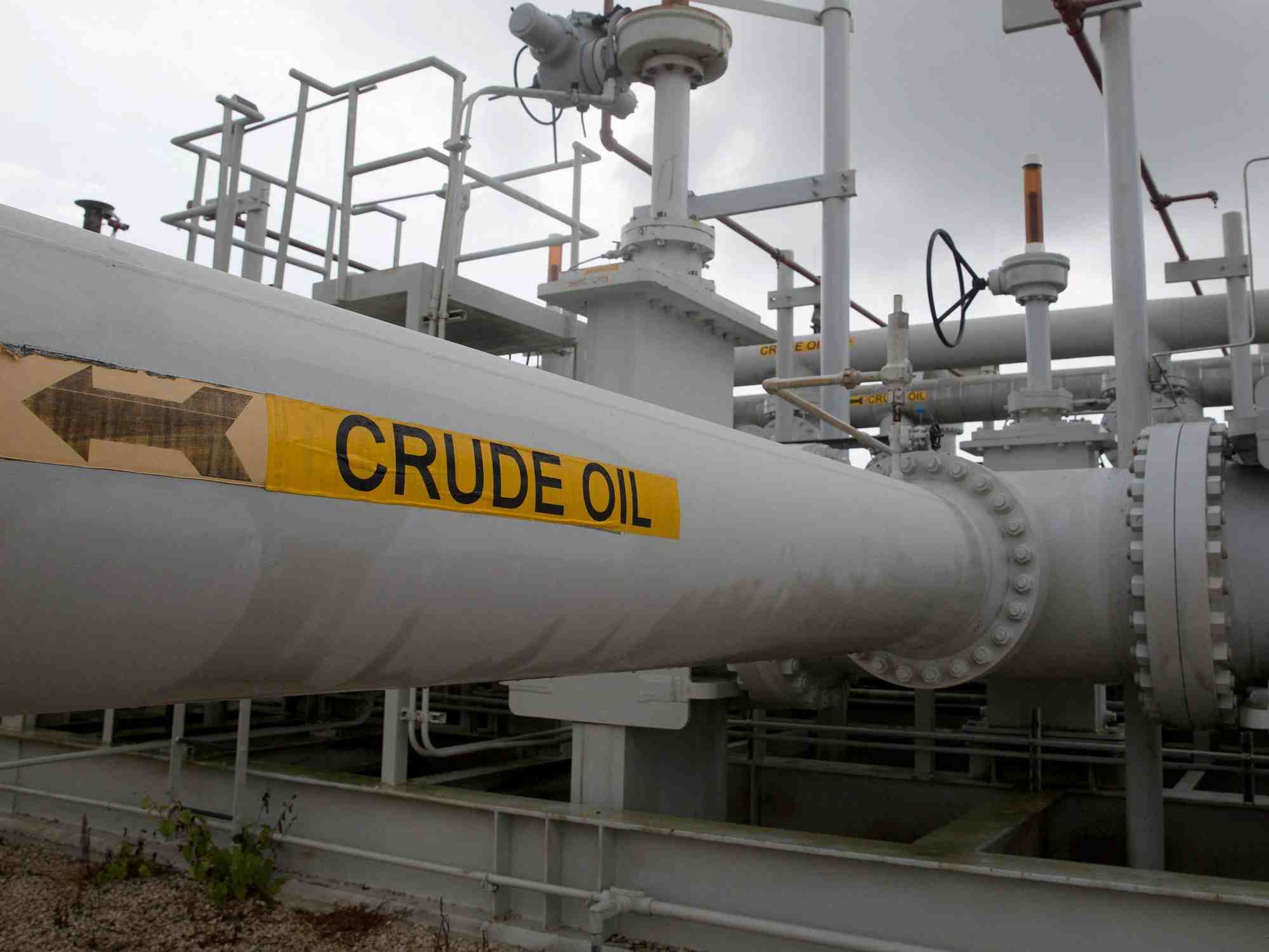 Les pays de l'aie vont liberer 120 millions de barils de petrole sur six mois