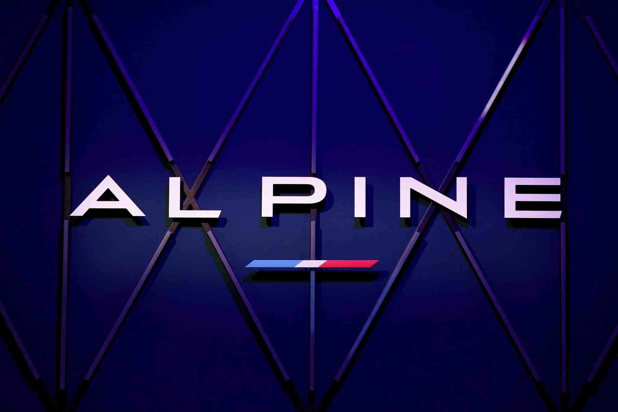 Photo du logo d'alpine au salon de l'automobile de paris