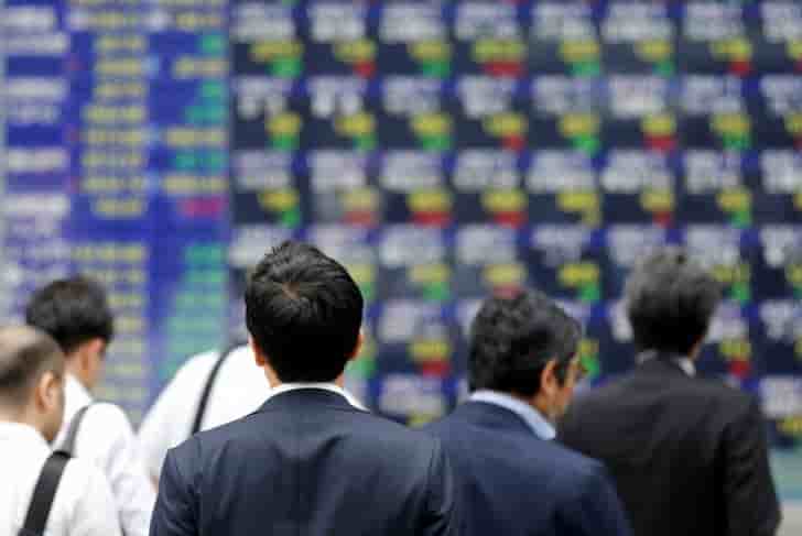 Tokyo cloture en baisse