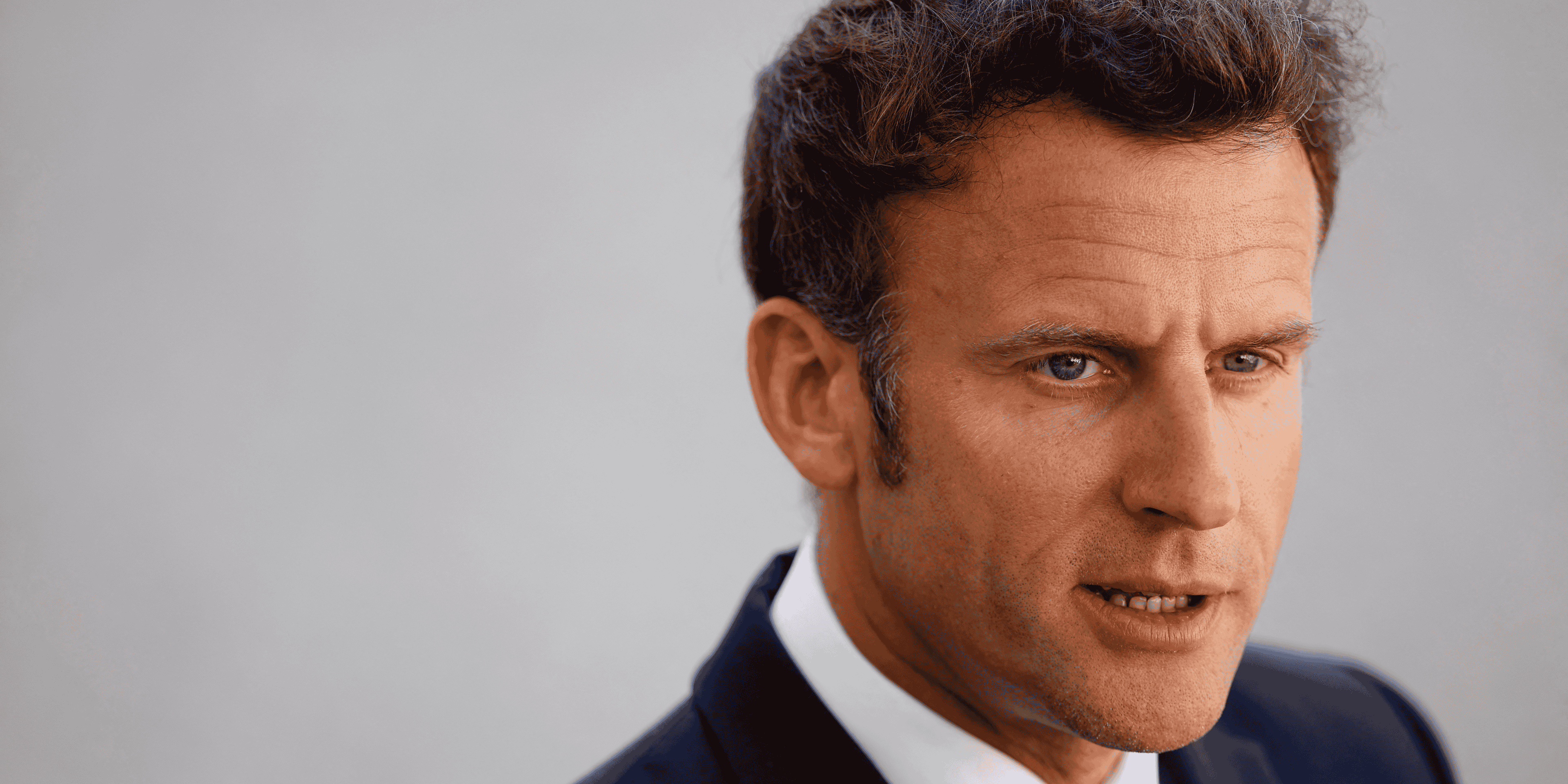 A l'approche des legislatives, macron met en garde contre "un desordre francais"