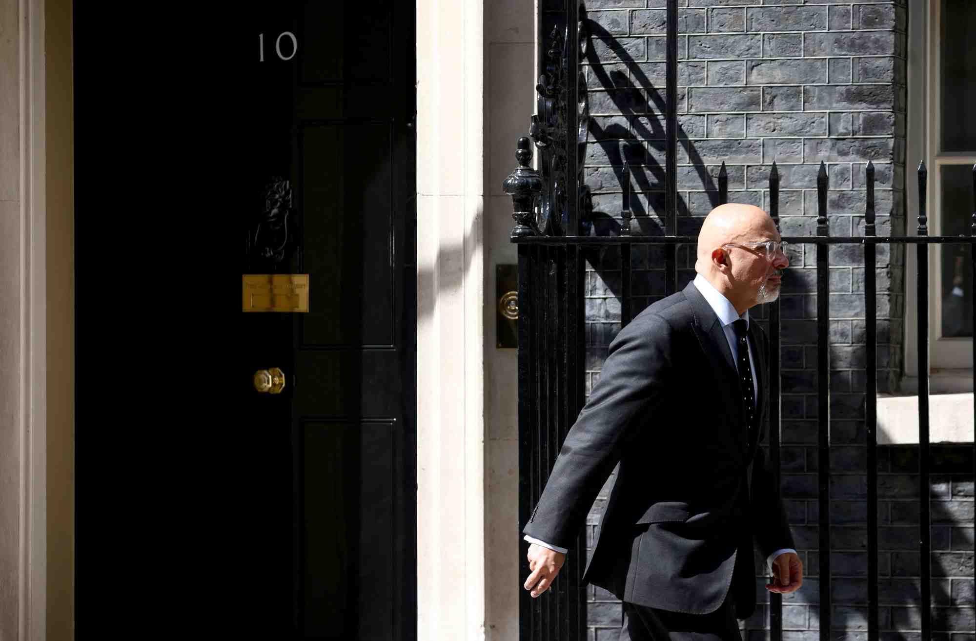 Grande-bretagne: quatre nouveaux candidats se declarent a la succession de johnson