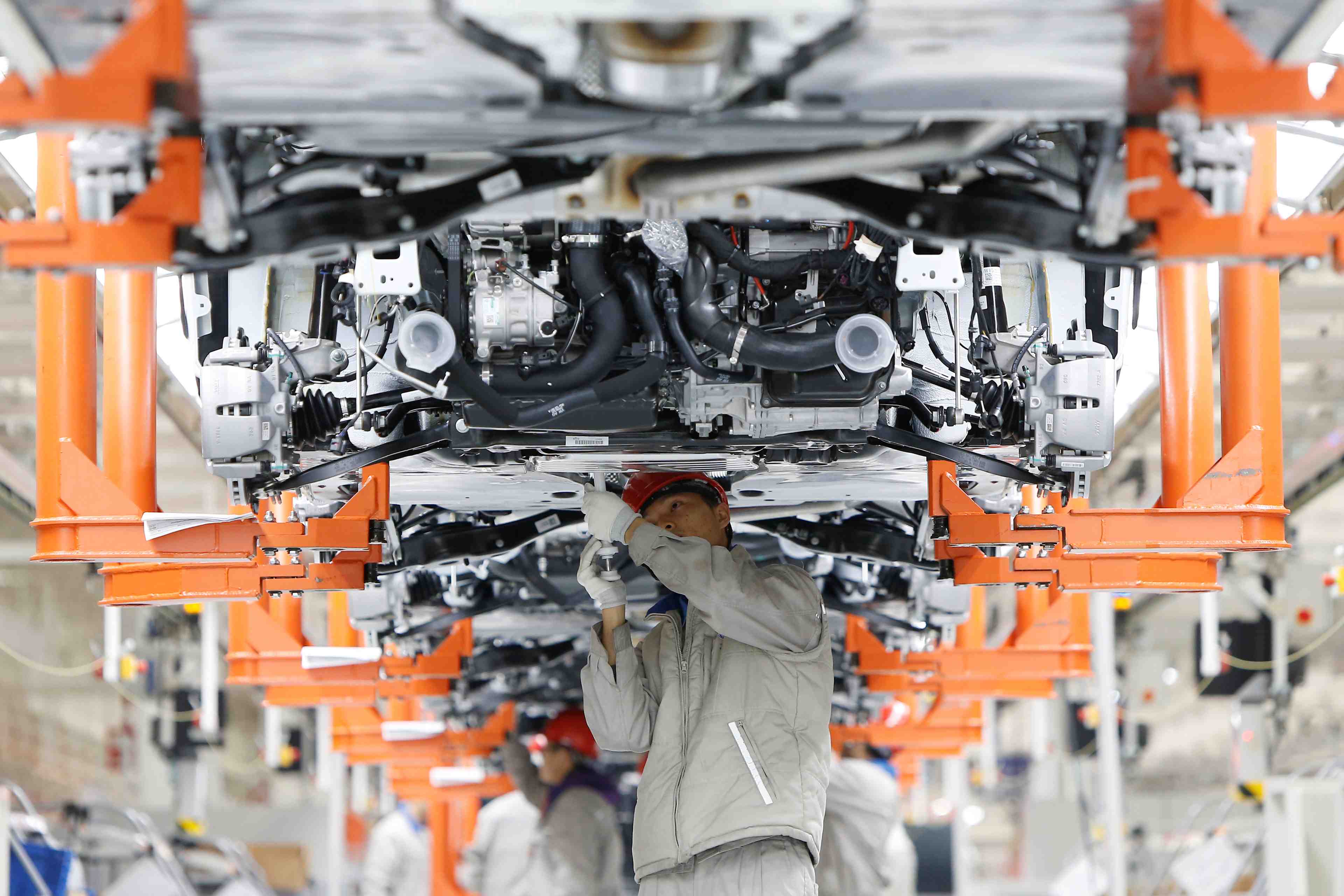 Chine: premier declin des prix a la production en trois ans