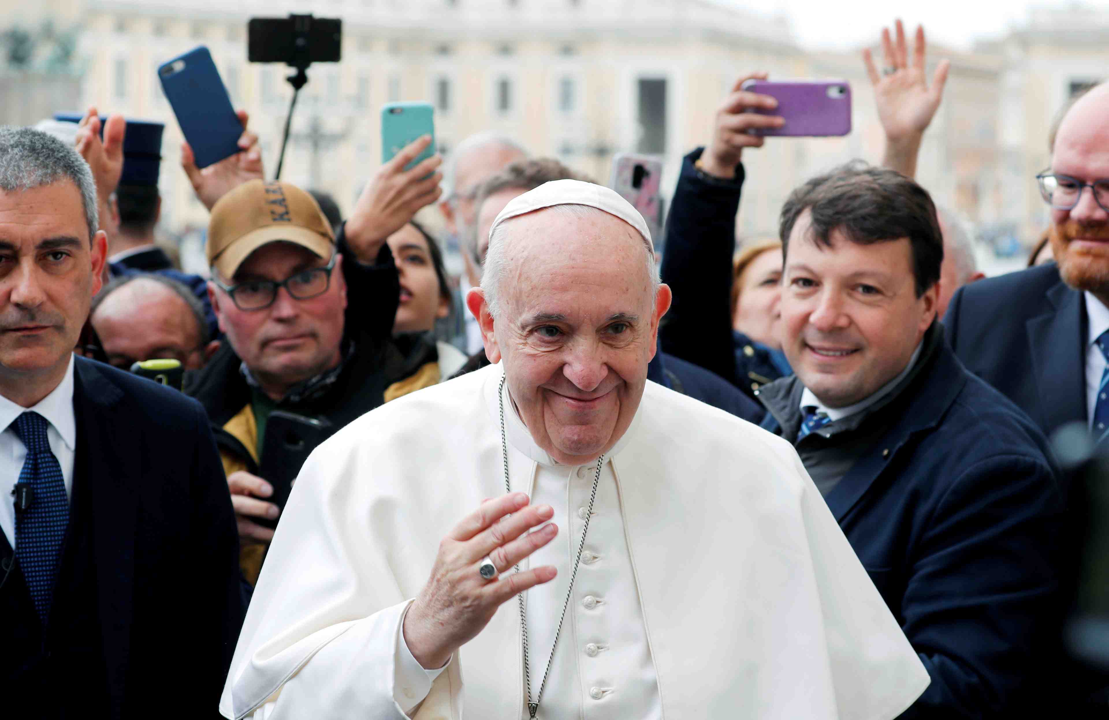 Le pape francois accepte la demission du cardinal barbarin