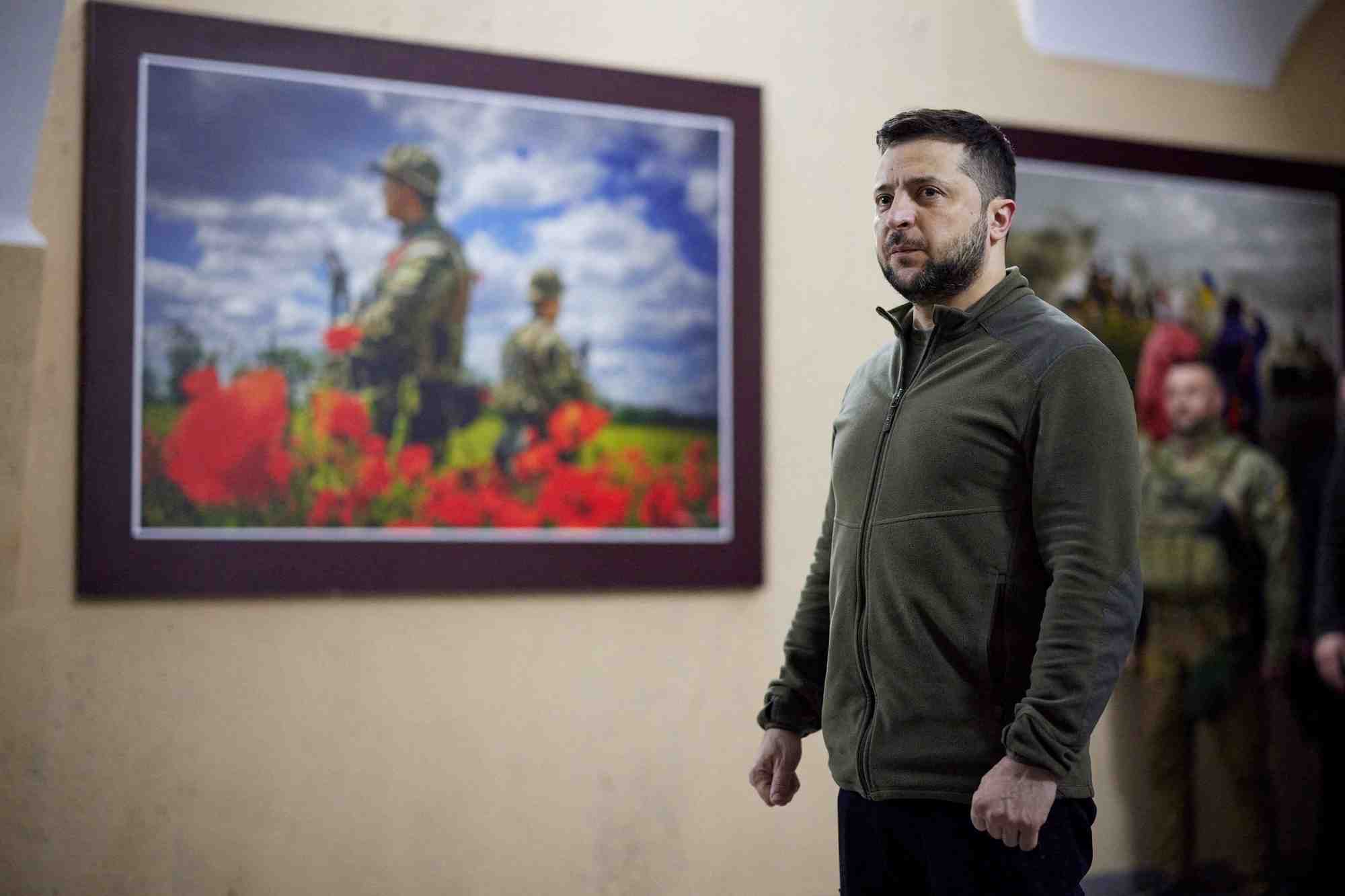 Ukraine: zelensky exige des armes des pays occidentaux, demande s'ils ont peur de moscou