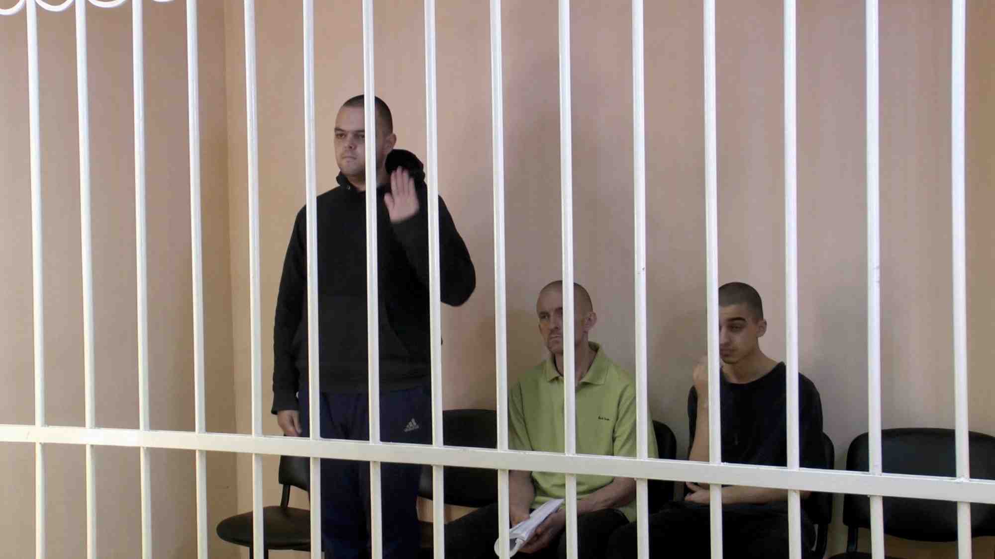 Ukraine: deux britanniques et un marocain condamnes a mort a donetsk