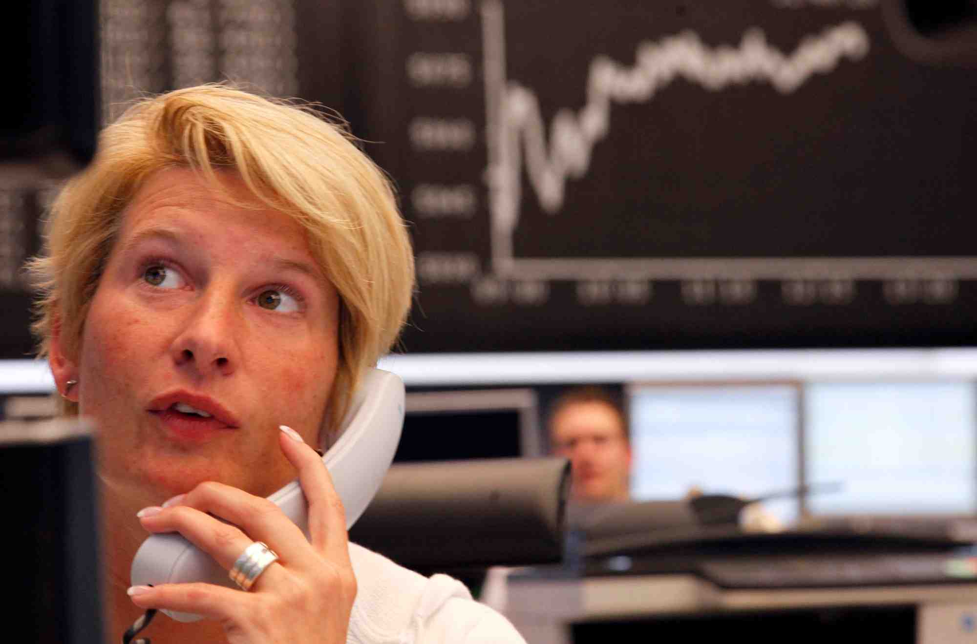 Une trader a la bourse de francfort