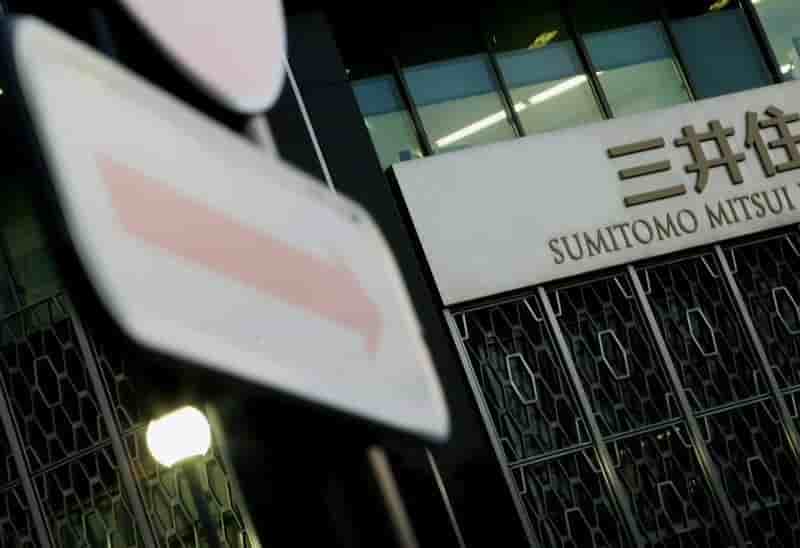 SMFG bat le consensus en 2013-14, prévoit une baisse en 2014-15
