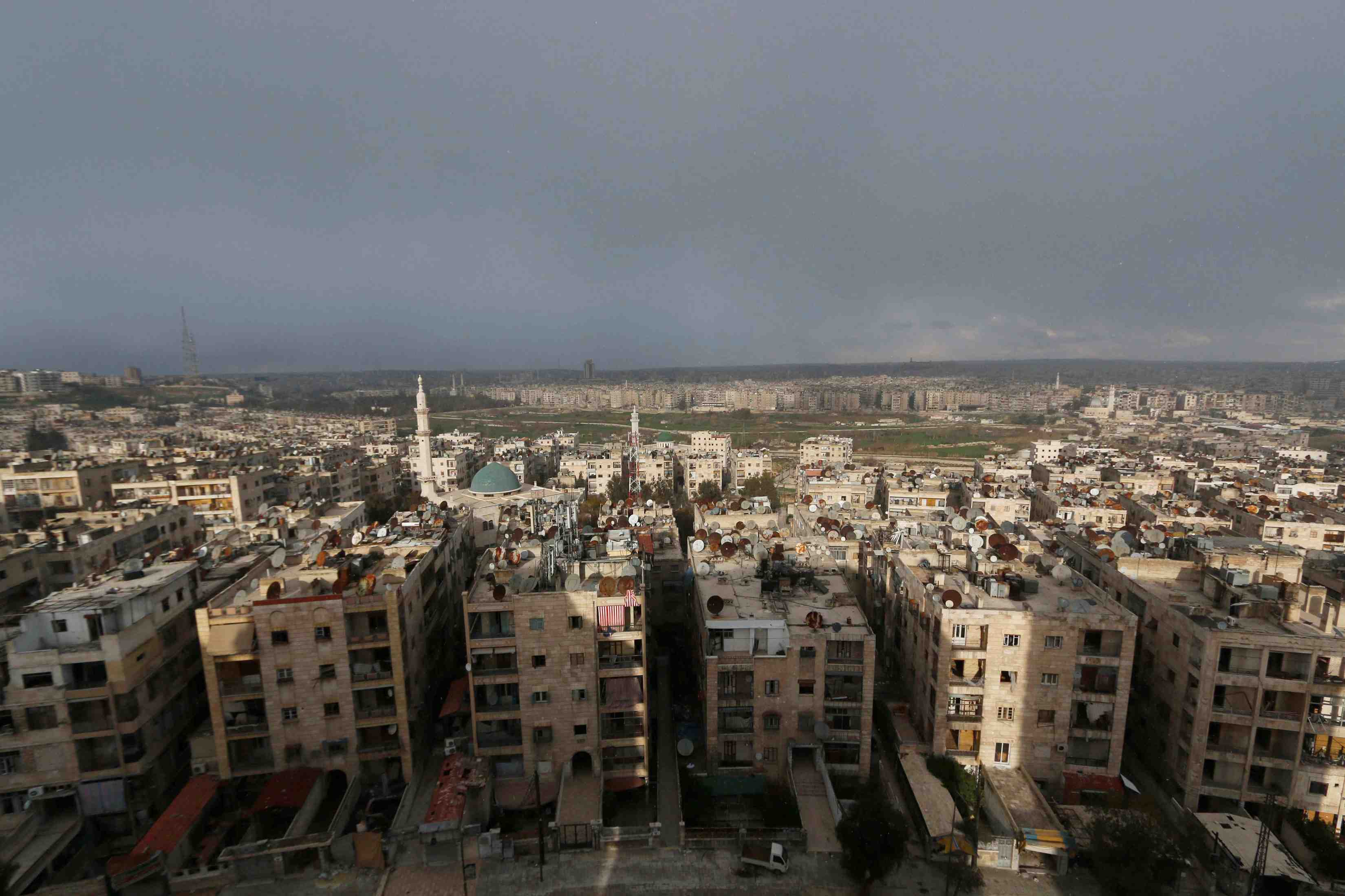 L'armee syrienne fait le siege des quartiers rebelles d'alep