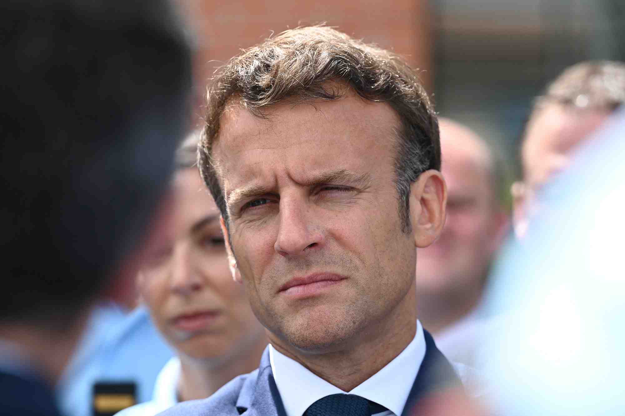 France: macron alerte contre le "desordre" des extremes et appelle a une majorite "claire"