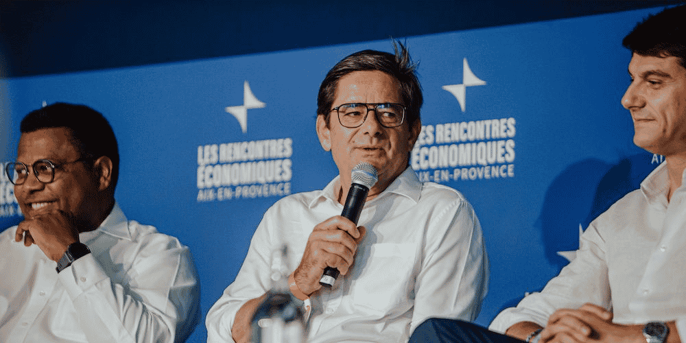 « Tous les machines d'ACC sont chinoises, les modes d'emploi sont chinois et progressivement, nous allons apprendre et tout copier », a grincé Nicolas Dufourcq.