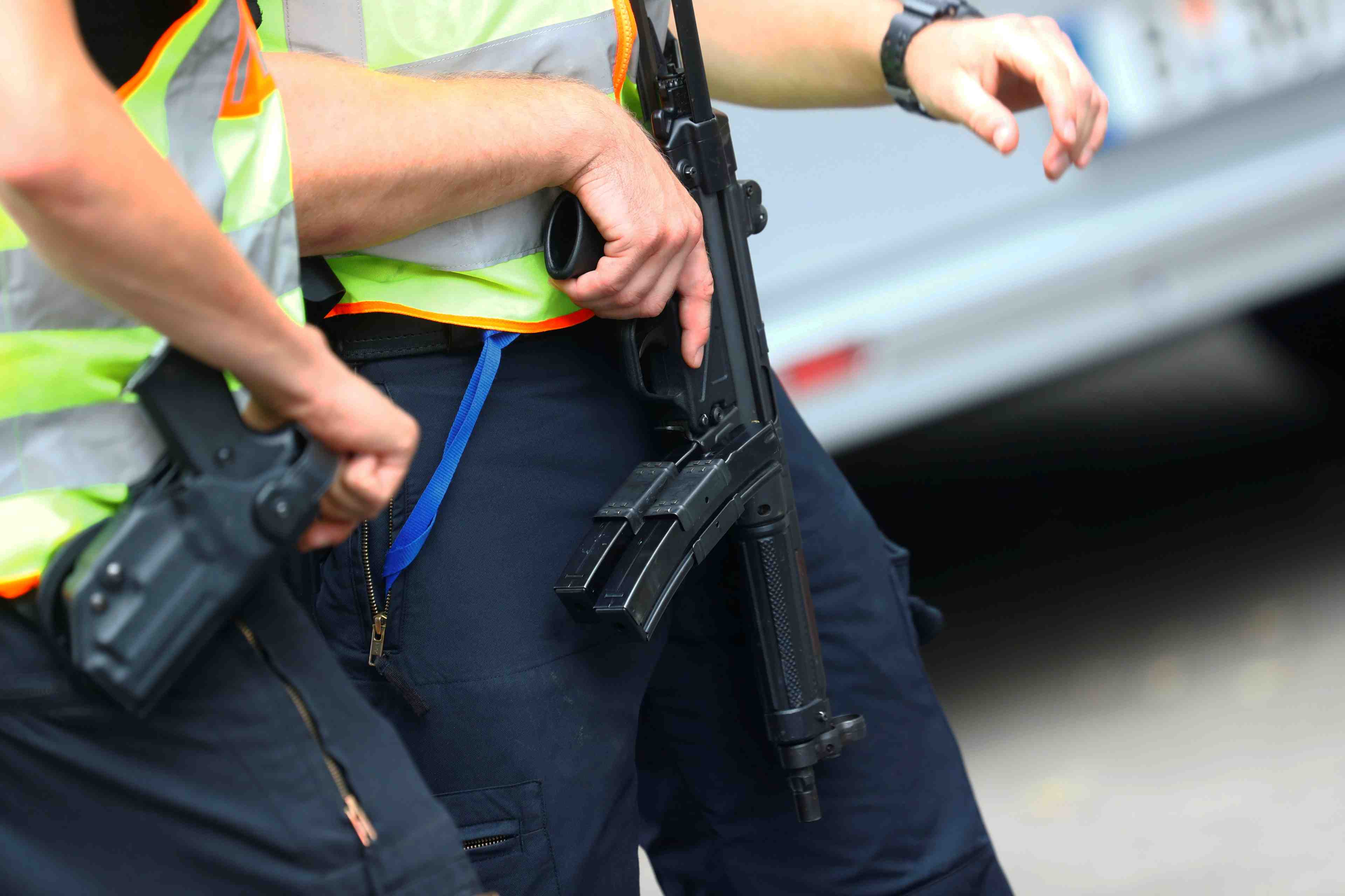 Un policier blesse lors d'un defile neonazi a berlin