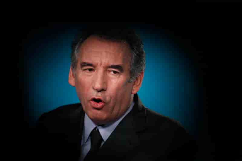 Accord entre l'UMP et Bayrou pour l'élection municipale à Pau