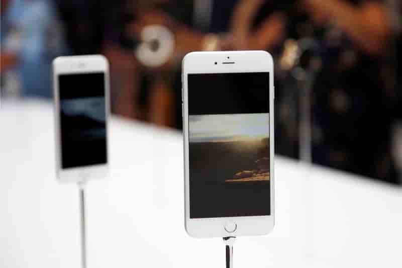 Apple fait état de commandes record pour les nouveaux iPhone