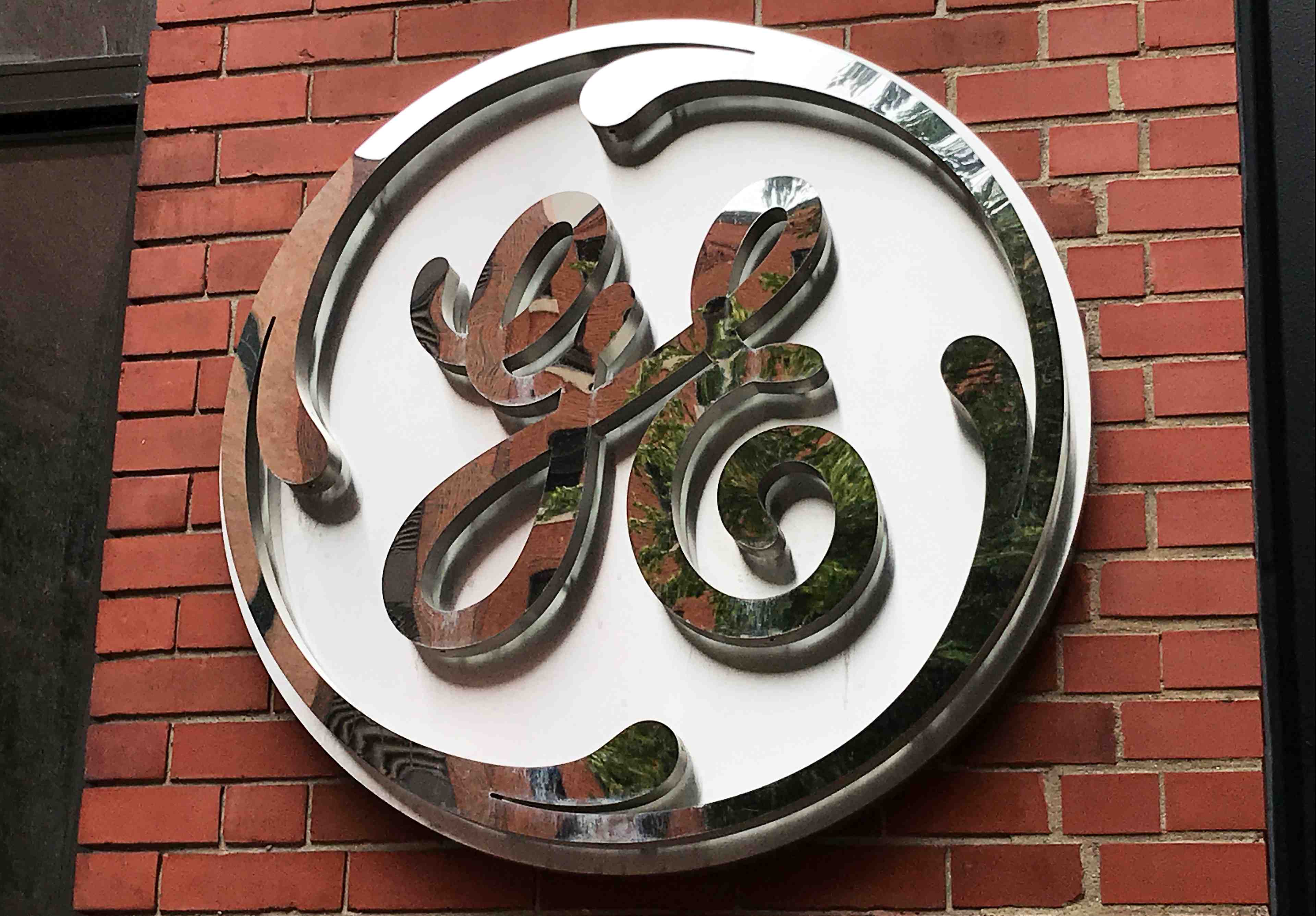 General electric brule de la tresorerie, le ca chute au premier trimestre