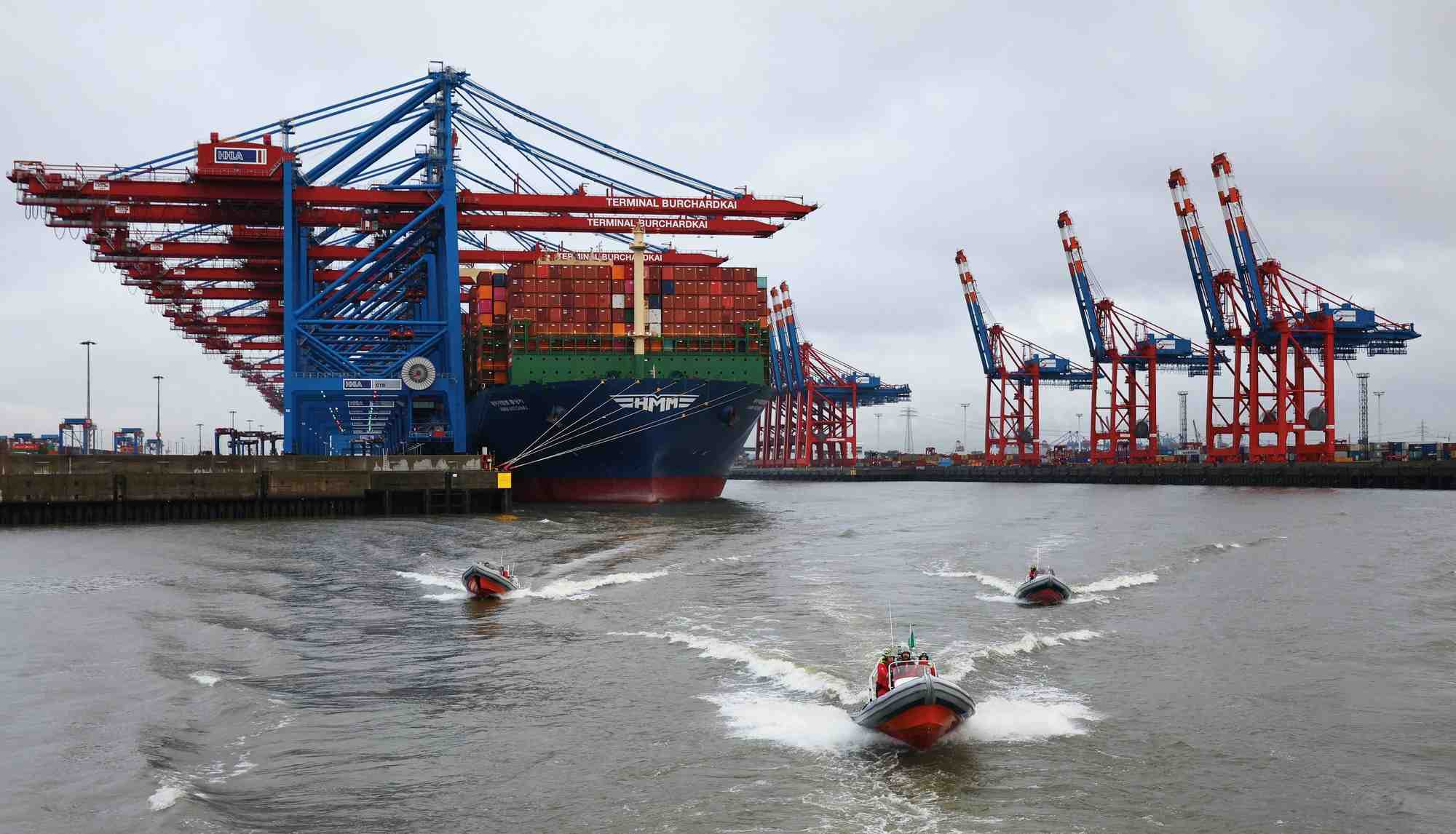 Le port de hambourg en allemagne