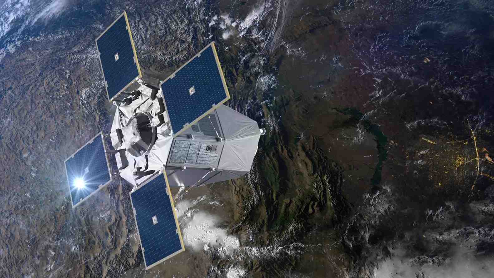 Opérée techniquement par le CNES et opérationnellement par le Commandement de l'espace (CDE) depuis Toulouse, cette constellation de trois satellites, dotée d'une résolution de moins de 20 cm (classifiée), va fournir des images optiques et infrarouge à très haute résolution (de jour et de nuit) via les stations sol de Creil (DRM) et Kiruna en Suède.