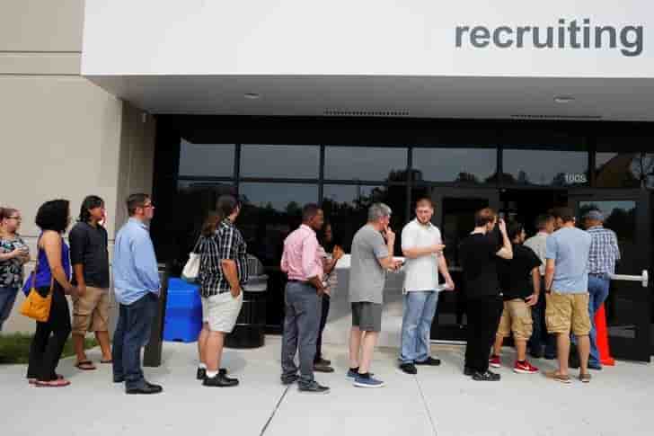 Usa: l'emploi reste dynamique, progression des salaires