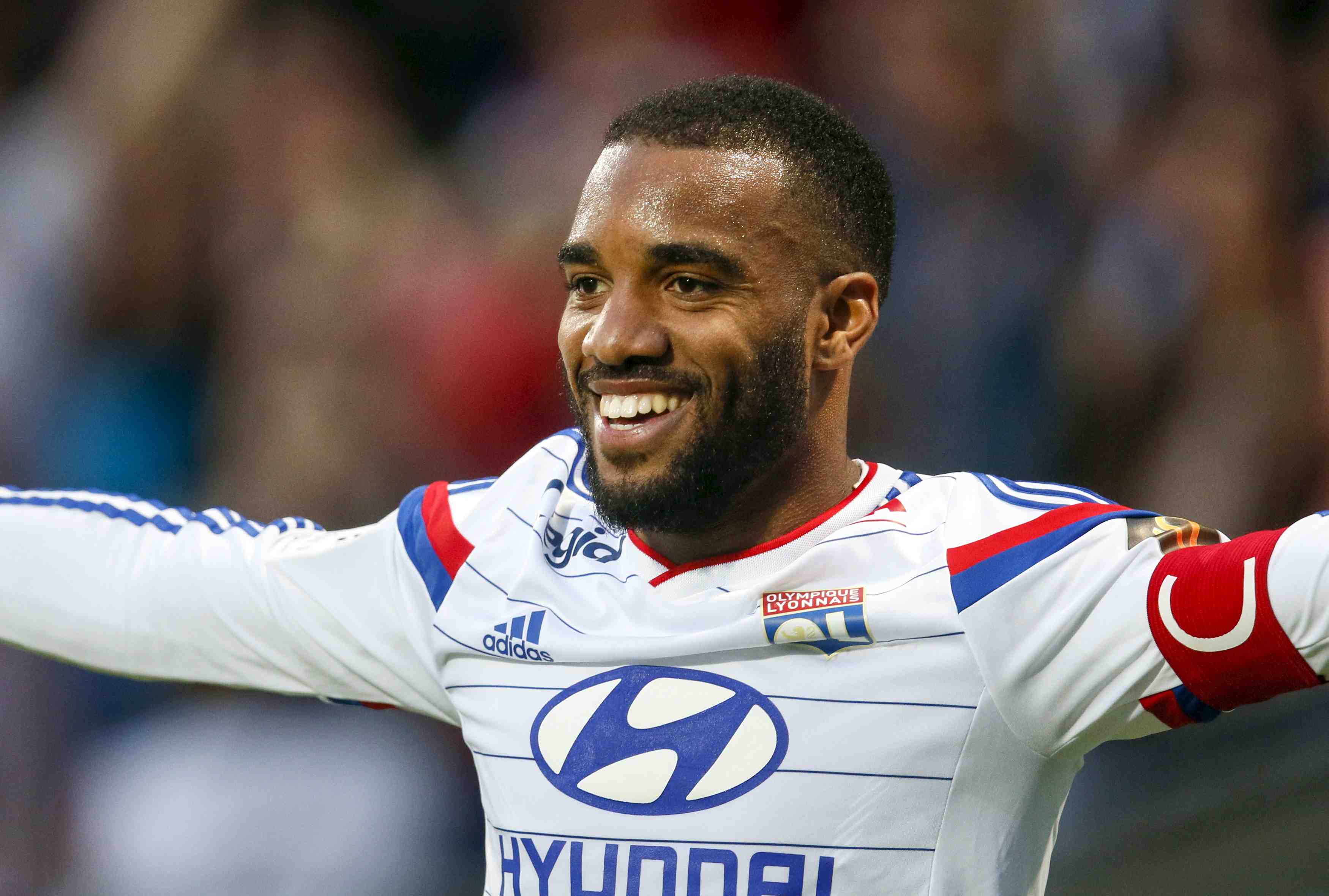Lacazette prolonge avec lyon