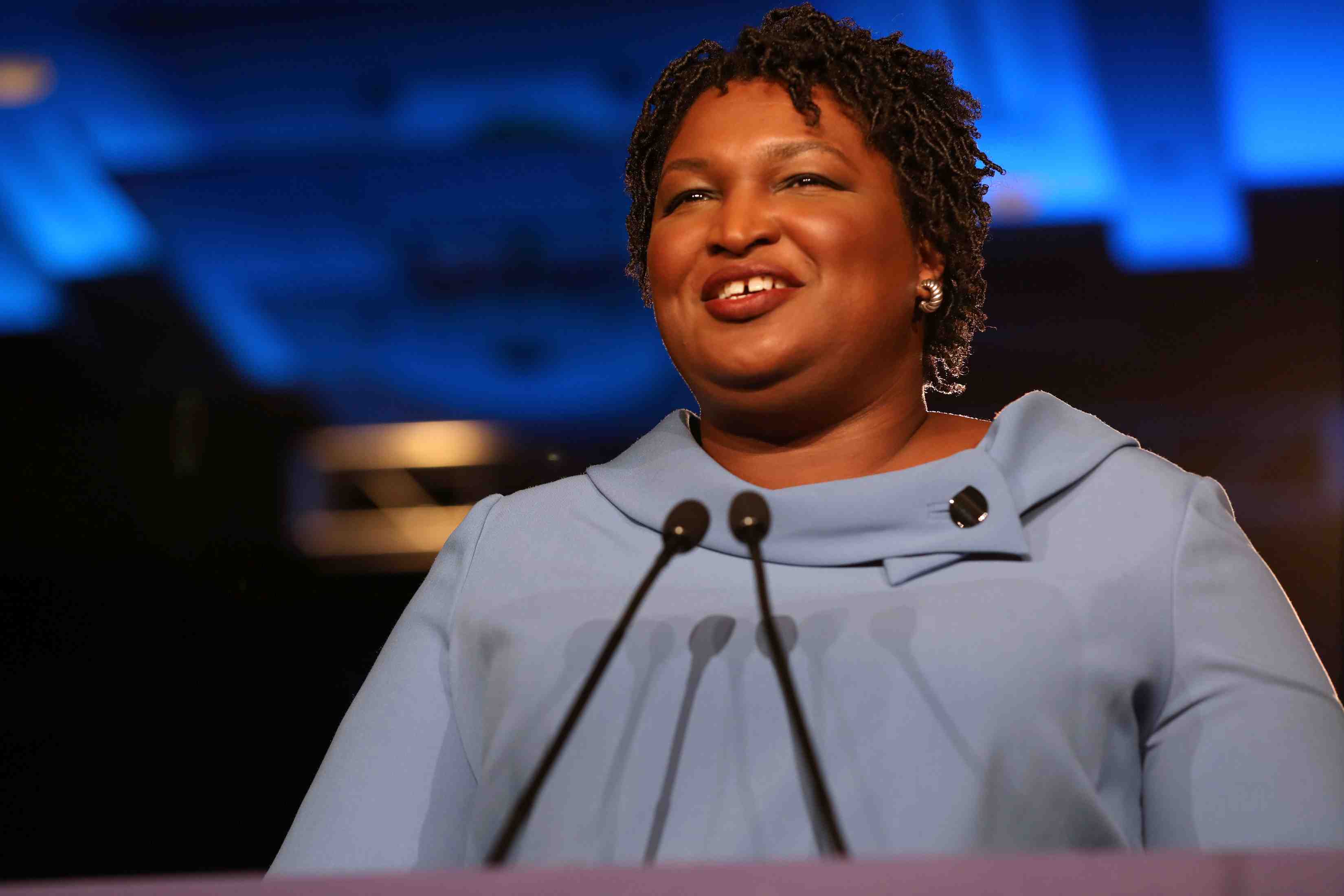 Usa: la democrate stacey abrams annonce la victoire de son adversaire