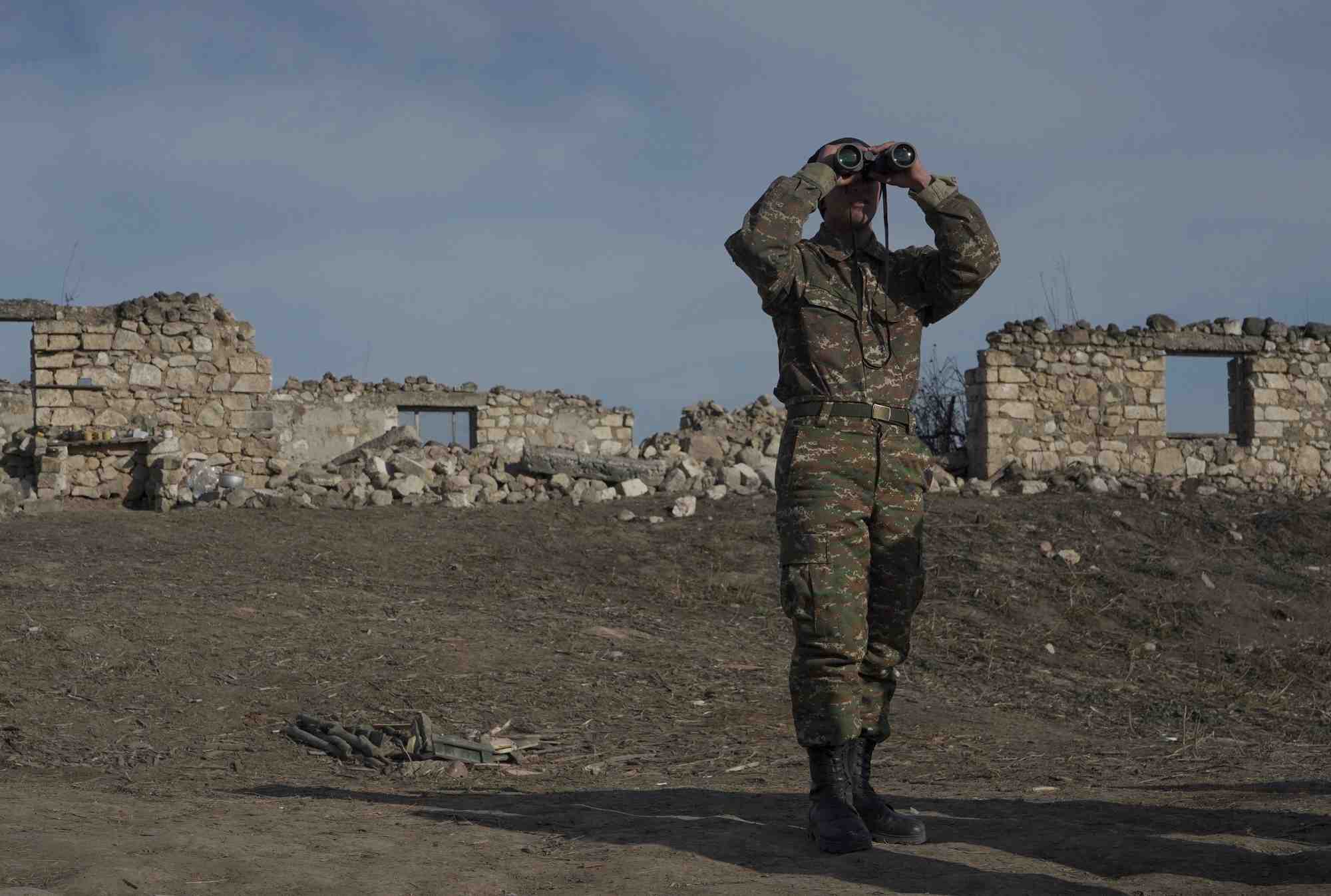 Un soldat armenien dans le haut-karabakh