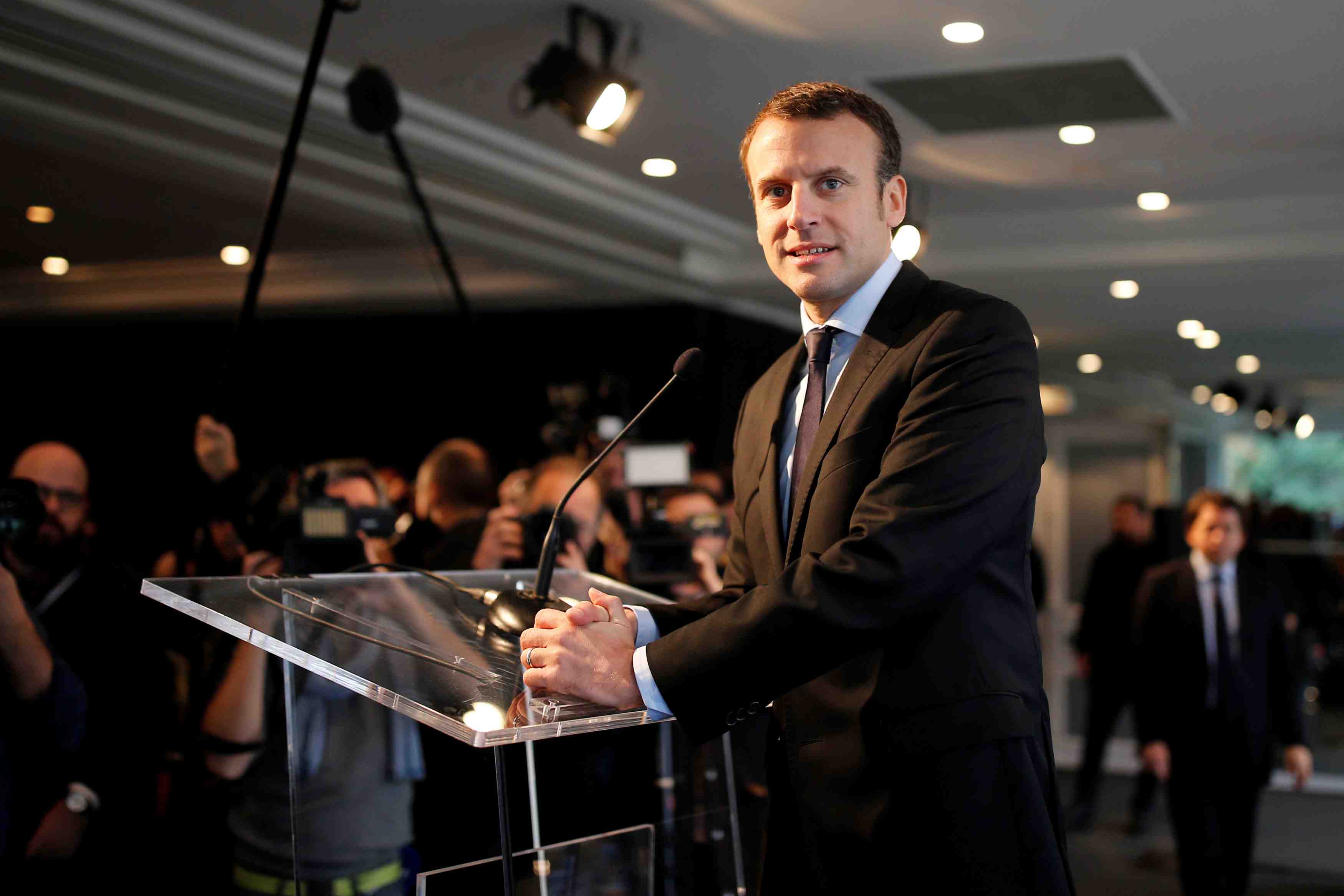 Macron dit non a valls