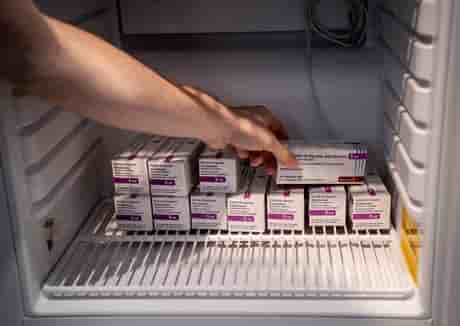Le danemark va arreter definitivement le vaccin astrazeneca, rapporte la chaine tv2