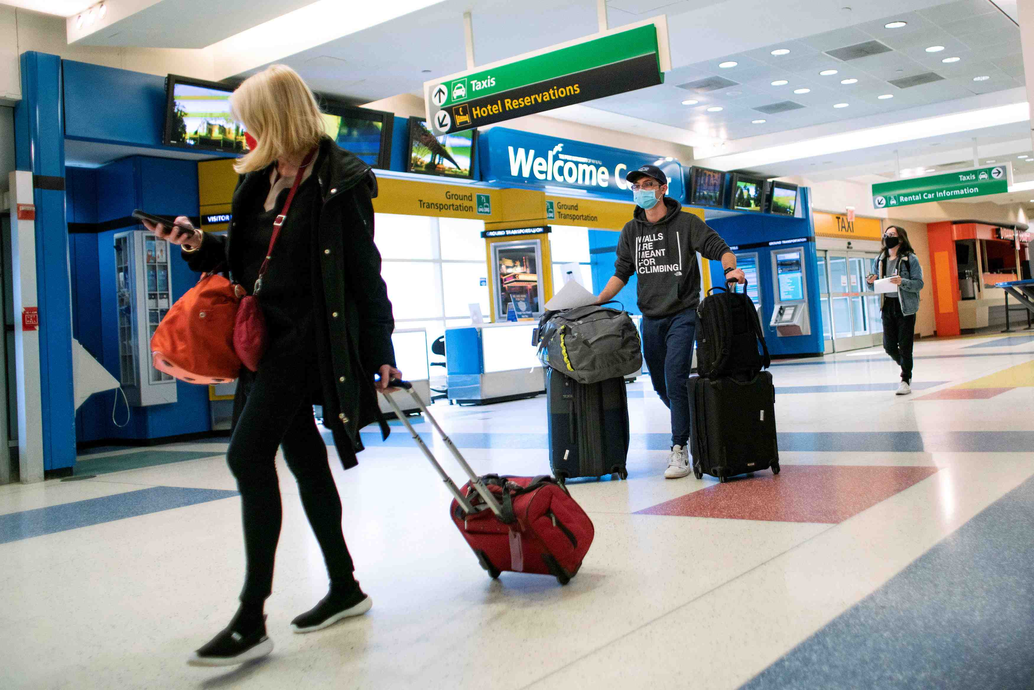 Les usa assouplissent les conseils aux voyageurs pour 110 pays, dont la france
