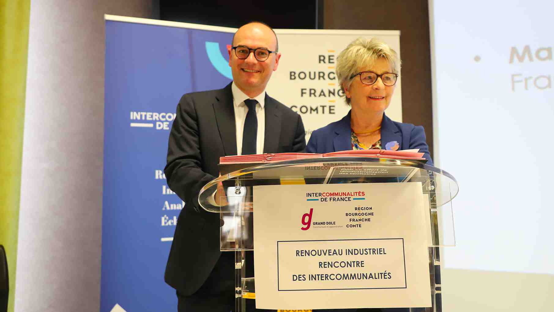 Sébastien Martin, président du Grand Chalon et de l’Association des intercommunalités de France et Marie-Guite Dufay, présidente de la Région Bourgogne-Franche-Comté le 15 mai à Dole.