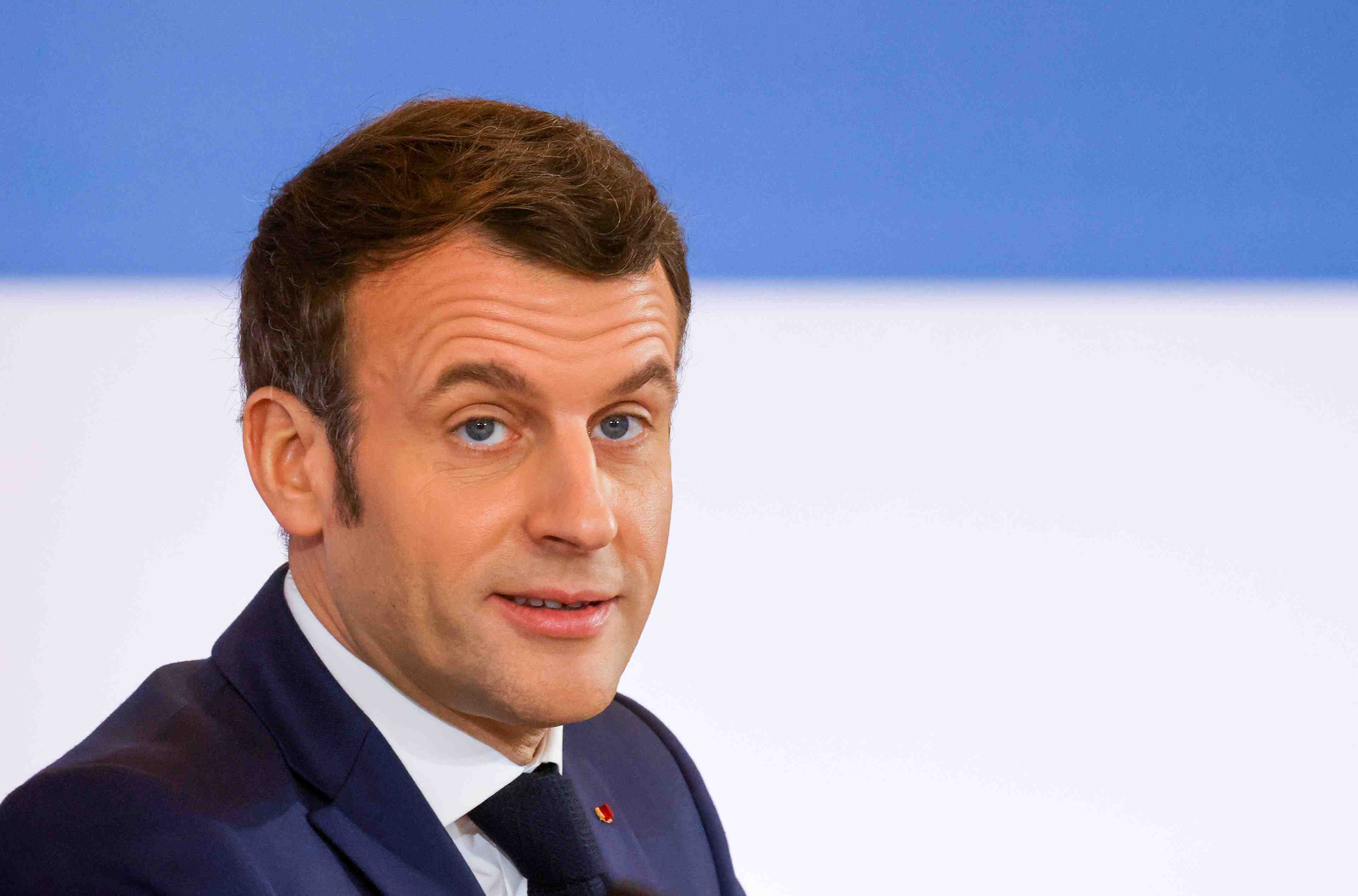 Macron felicite biden, salue le retour des usa dans l'accord de paris