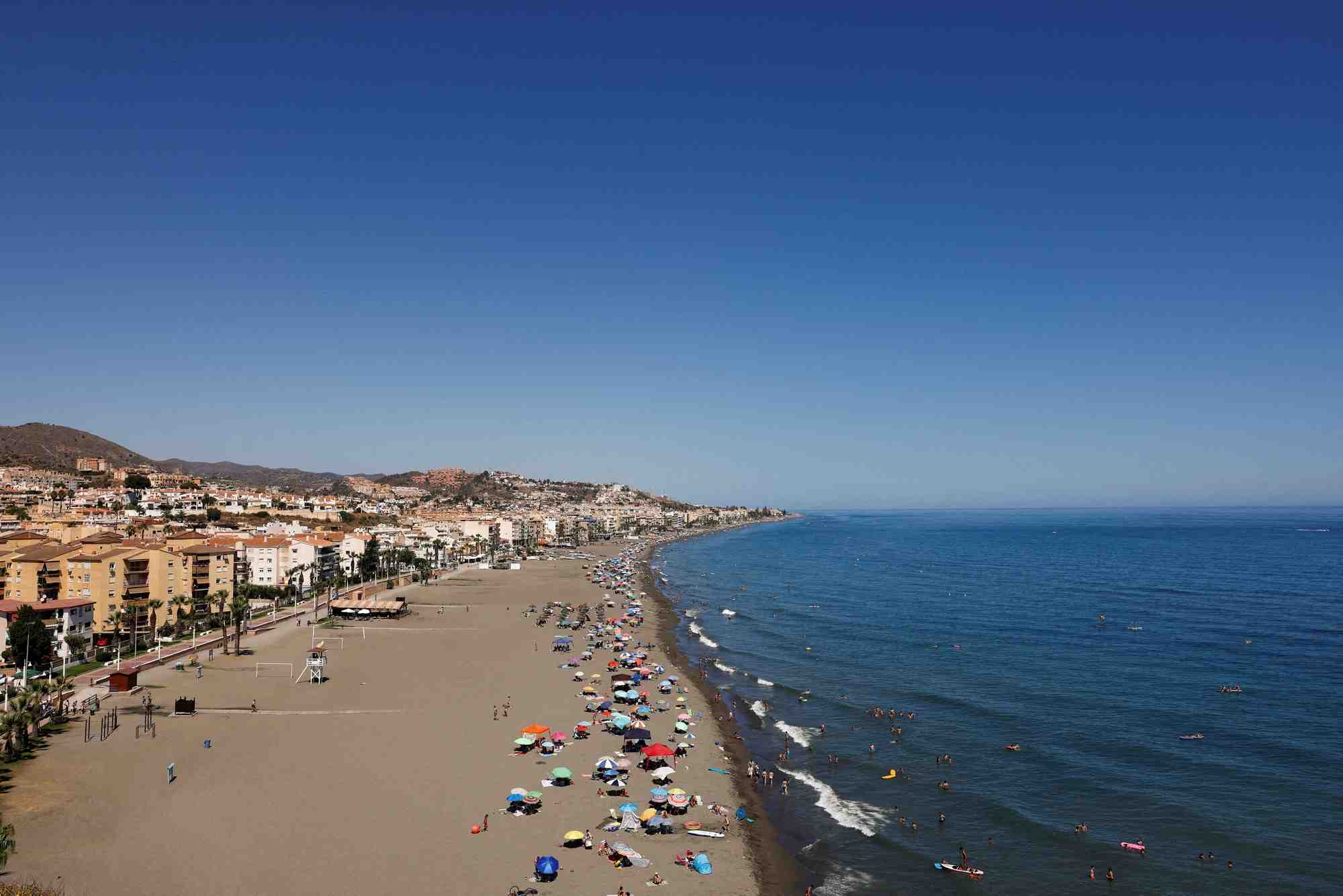 Climat: les temperatures elevees declenchent une vague de chaleur marine en medi-terranee